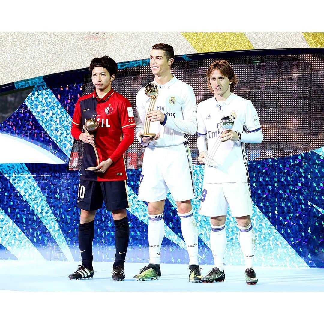 鹿島アントラーズさんのインスタグラム写真 - (鹿島アントラーズInstagram)「FIFAクラブワールドカップ ジャパン2016決勝のレアル・マドリード戦より。  そして今日はBS日テレにて19時からこの試合が再放送されます！  あの激闘を再び！皆さん、ぜひご覧ください！  #鹿島アントラーズ #kashimaantlers #FIFAクラブワールドカップ #fcwc #ジャパン2016 #決勝 #final #柴崎岳 #永木亮太 #金崎夢生 #小笠原満男 #昌子源 #植田直通 #土居聖真 #山本脩斗 #遠藤康 #鈴木優磨 #レアルマドリード #realmadridcf」6月6日 9時22分 - kashima.antlers