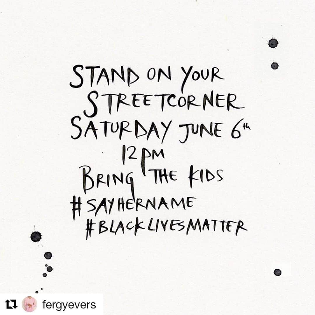 エリザベス・リーサーのインスタグラム：「TOMORROW. Wherever you are!! Please join me. Just some of the names we need to say. #sayhername Join us.  Saturday Noon on YOUR CORNER USA  Los Feliz : Vermont & Los Feliz Malibu : PCH & Webb Tag someone who will stand with you tomorrow at noon with a sign of a womans name. Share Share Share. Across LA / Across the USA.  Share with your school and your neighborhood. Every streetcorner.  #blacklivesmatter  Art by @costanzatb」