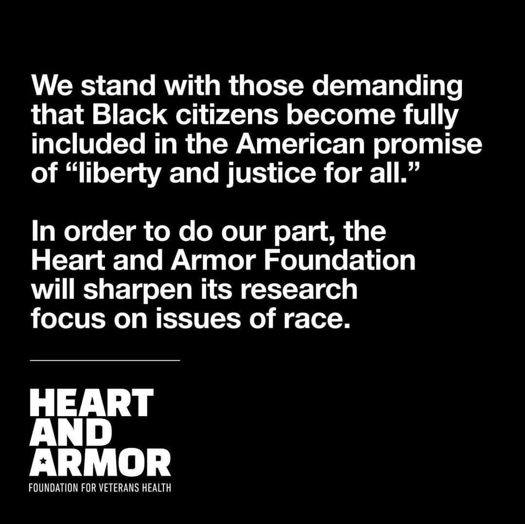 ジョン・メイヤーのインスタグラム：「I have spent these recent days shocked and saddened by the deaths of George Floyd, Breonna Taylor and Ahmaud Arbery, all in close succession, and all on horrific terms. As I listened to the voices of the Black community, I began to audit both what role I play within the framework of systemic racism and inequality, and what resources I have in helping bring about lasting, meaningful change.  A week ago I began discussions with the incredible scientists, veterans and clinicians at @heartandarmor - my foundation dedicated to protecting the health of veterans - about researching the unique challenges that affect Black veterans in order to provide them better treatments for PTSD. Today we are announcing a new research area, “Trauma, Race and Healing in the Veteran Population.” I am contributing $350,000 in order to begin the project immediately.  As impactful as I know this research will be, I also realize this is a small component within a  more complex, layered and urgent problem. With this in mind, I have also contributed to @aclu_nationwide, @whenweallvote, @grassrootslaw and @blklivesmatter to help provide more immediate support.  This is the beginning of a long term commitment, and I will do my best to listen whenever needed and act wherever helpful.  May this be the moment…  John  #blacklivesmatter」