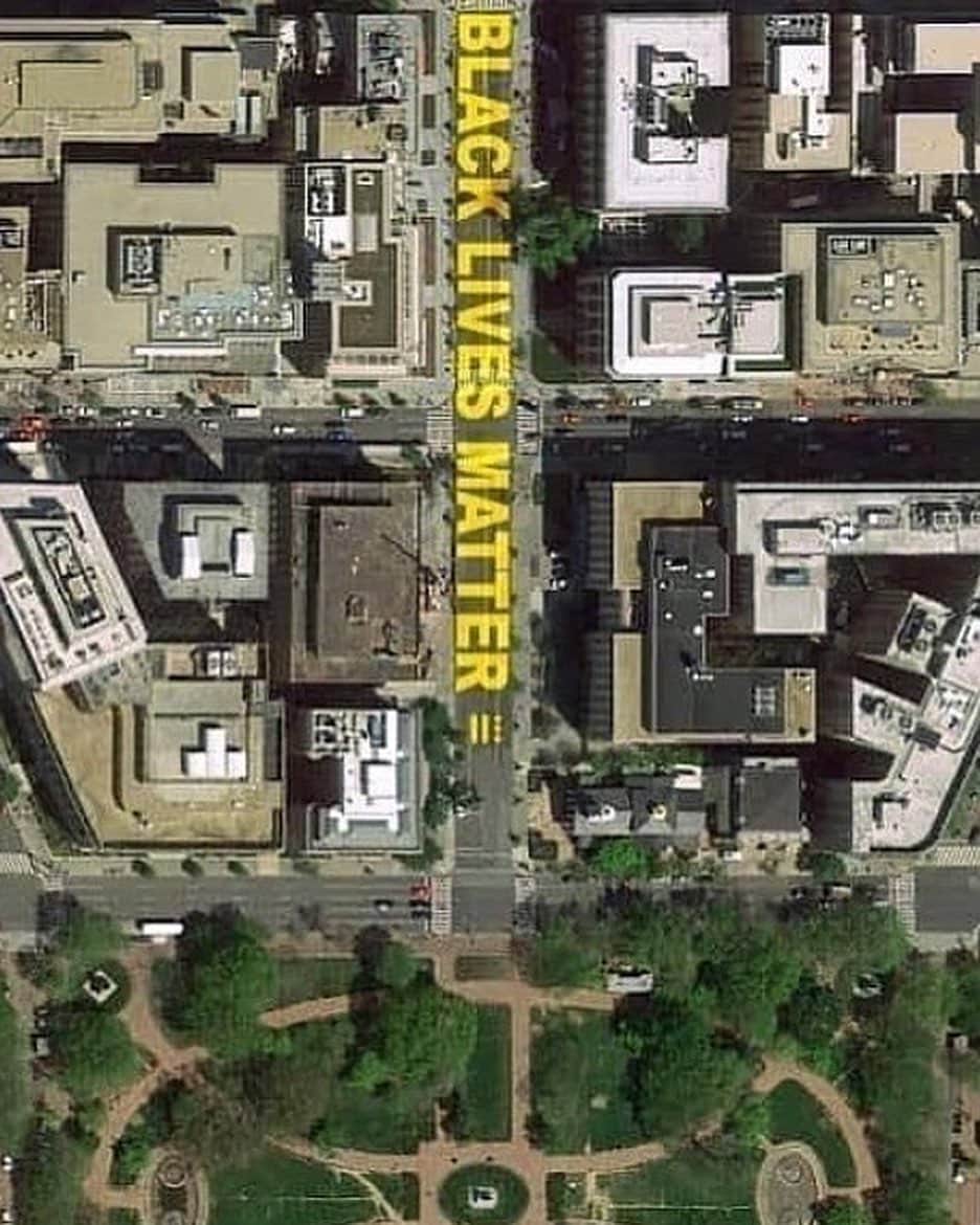 Joeのインスタグラム：「アメリカ・ワシントンDCにあるホワイト ハウス前の16番ストリート交差点名を、正式に「Black Lives Matter Plaza」と名称を変更。感動のステップ。」