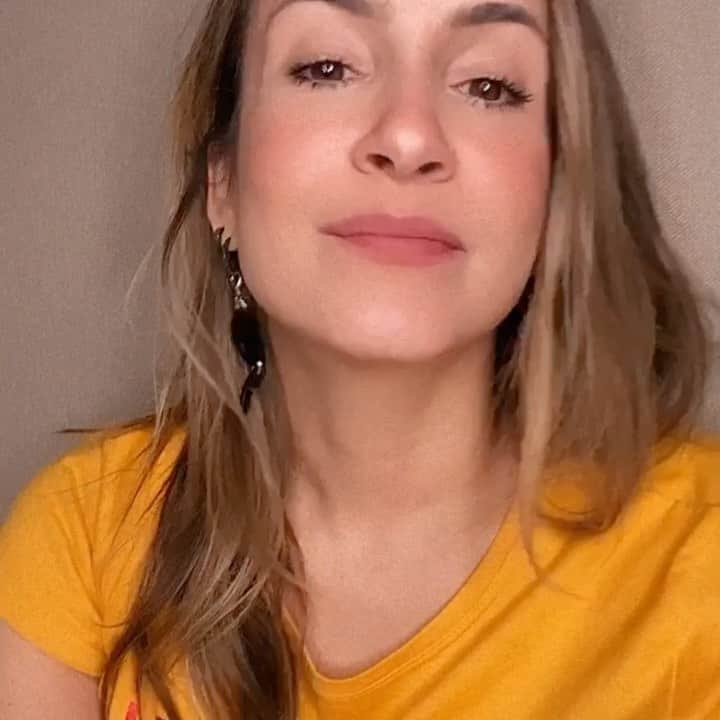 Claudia Leitteのインスタグラム：「Por favor, siga @amigosdobem para que a gente leve água pra essa gente que tanto precisa no Sertão do nosso amado Nordeste. Cada seguidor representa 1 litro de água. Basta um clique pra fazer a diferença! “Se tá difícil pra você, imagine pra eles!” ESPALHA AÍ PRO SEU PESSOAL! Por favor!!!!! 🙌🏻🙌🏻🙌🏻🙌🏻」
