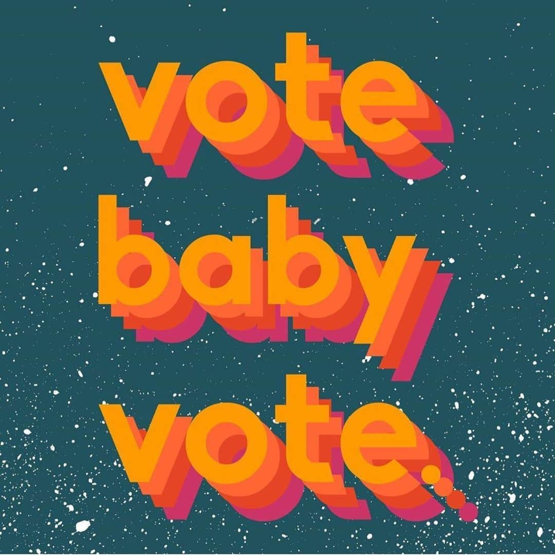 メリッサ・マッカーシーさんのインスタグラム写真 - (メリッサ・マッカーシーInstagram)「The message is simple, if you want change, VOTE. We must continue to use our collective voting power to create an elected governmental body that represents the people — ALL the people  #votebabyvote」6月6日 10時20分 - melissamccarthy