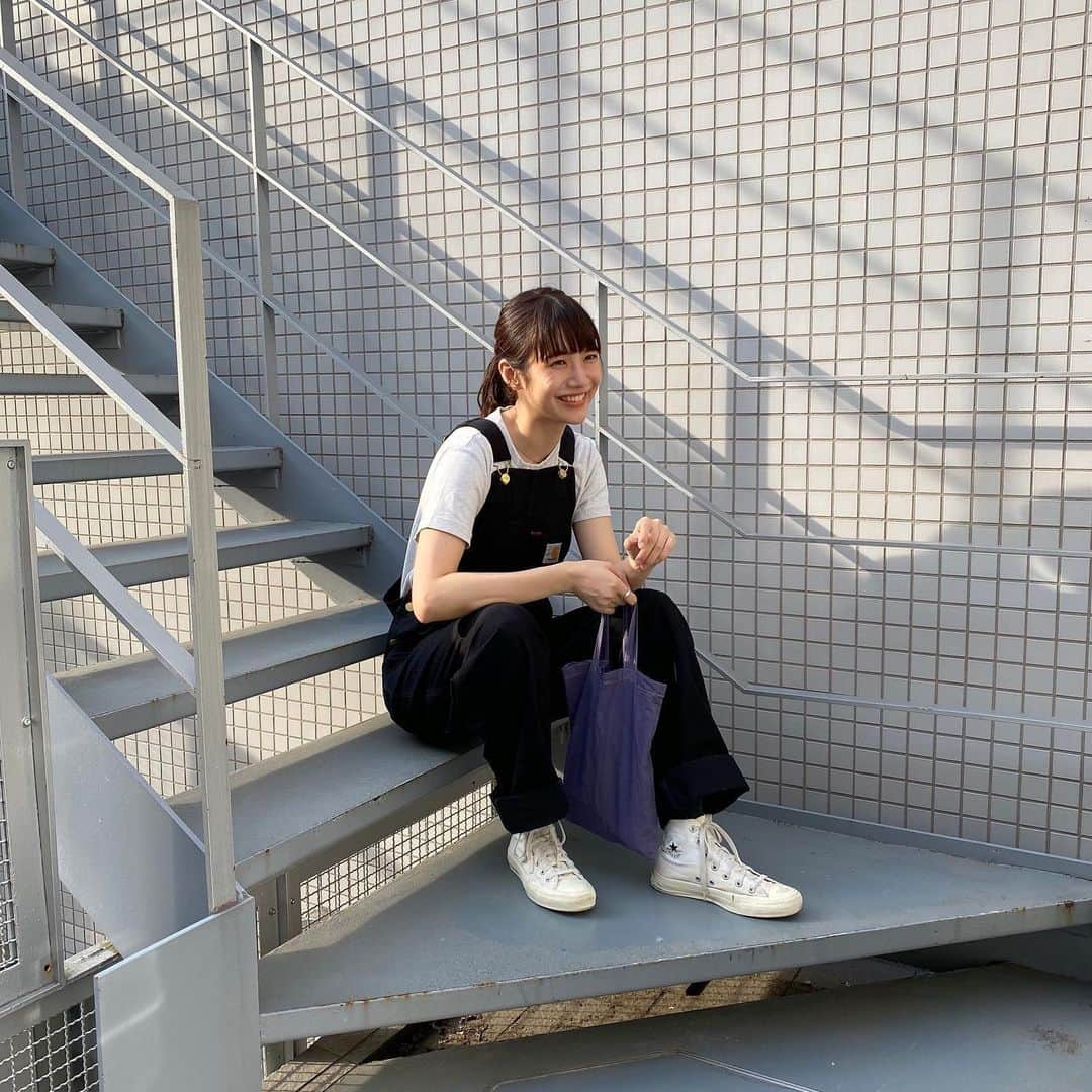 のインスタグラム：「毎日つなぎ着たいくらい つなぎは可愛くて楽だとおもうのです😥 新しいの欲しいけど吟味しすぎて全然買えない😥  #葉服」
