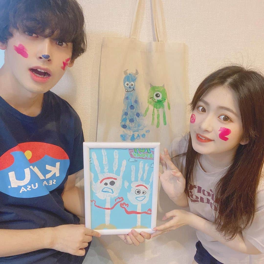 青木菜花のインスタグラム：「.﻿ .﻿ 流行りの😂💓﻿ マイクとサリーとフォーキー！﻿ ﻿ 形に残るってステキ！﻿ .﻿ . #なのかじ #手形アート #手形足形アート #おうち時間 #マイク #サリー #モンスターズインク #フォーキー #トイストーリー #ディズニー #instagood #instalike #lfl #l4l」