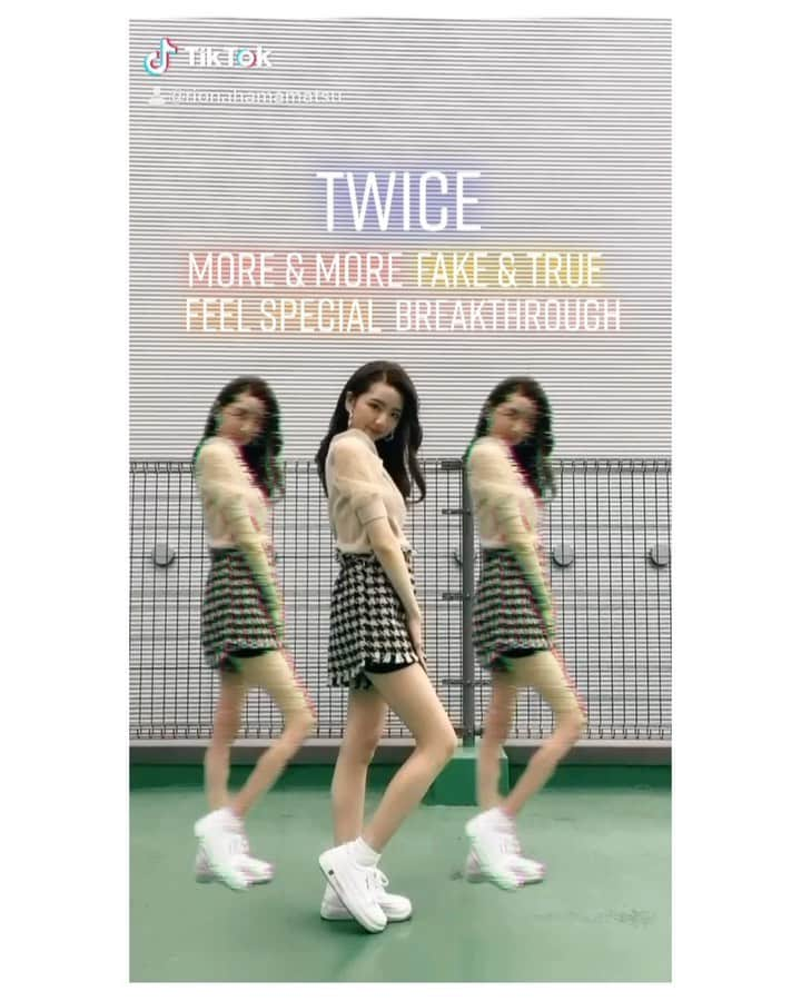 濵松里緒菜のインスタグラム：「素敵な音源🥺💓 * #twice #트와이스 #moreandmore  #fakeandtrue #feelspecial #breakthrough #fakeandtruetwice #feelspecialtwice  #breakthroughtwice  #moreandmoretwice #kpop #dance #kpopdance #kpopdancecover #dancecover #ダンス #踊ってみた」