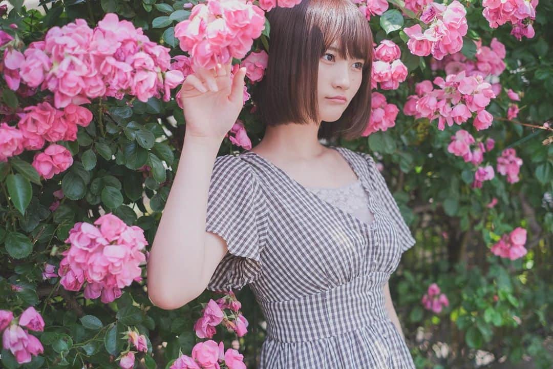 そよんさんのインスタグラム写真 - (そよんInstagram)「私だけ見てればいいのに🌸 . . . . . .  #l4l #作品撮り #ポートレート #ポートレート撮影 #ポトレ #ポトレ女子 #ポートレート女子 #ポートレートモデル #ポートレートモデル募集 #撮影会 #撮影会モデル #カメラマン募集 #写真好きな人と繋がりたい #被写体 #被写体になります #被写体モデル #カメラマンさんと繋がりたい #撮影依頼募集中 #ポートレートしま専科 #ポトレの世界 #portrait_shot #good_portraits_world #인물사진 #ワンピース女子 #花のある風景」6月6日 20時14分 - soyon_1231