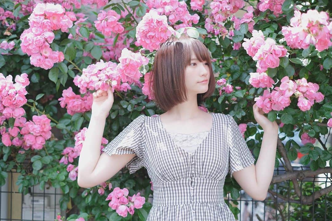 そよんさんのインスタグラム写真 - (そよんInstagram)「私だけ見てればいいのに🌸 . . . . . .  #l4l #作品撮り #ポートレート #ポートレート撮影 #ポトレ #ポトレ女子 #ポートレート女子 #ポートレートモデル #ポートレートモデル募集 #撮影会 #撮影会モデル #カメラマン募集 #写真好きな人と繋がりたい #被写体 #被写体になります #被写体モデル #カメラマンさんと繋がりたい #撮影依頼募集中 #ポートレートしま専科 #ポトレの世界 #portrait_shot #good_portraits_world #인물사진 #ワンピース女子 #花のある風景」6月6日 20時14分 - soyon_1231