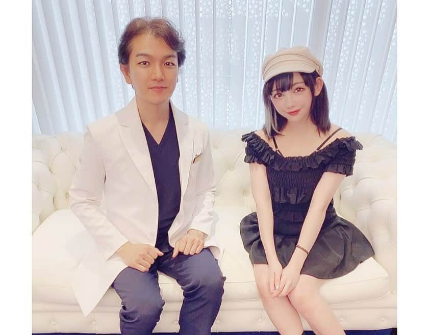 ちゃんもも◎さんのインスタグラム写真 - (ちゃんもも◎Instagram)「最近できたばかりのビューティークリニック、オリジナルビューティークリニック様に行ってきました♡ @original_beauty_clinic_ginza  実は人生初でずっとやりたかったエラボトックスと、肩こりボトックスを受けました…😭✨ エラの効果が目に見えるのはもう少し先ですが、今のところ噛み締めても筋肉が出てこなくなってます。肩こりは打った日から痛みがスーと抜けるようで、ずっとずっと力んでたんだなあって思いました◎  エラボト、小顔になると良いな🥺✨ れいじ先生、本当にありがとうございました✨  #originalbeautyclinicginza」6月6日 20時29分 - xchanmomox