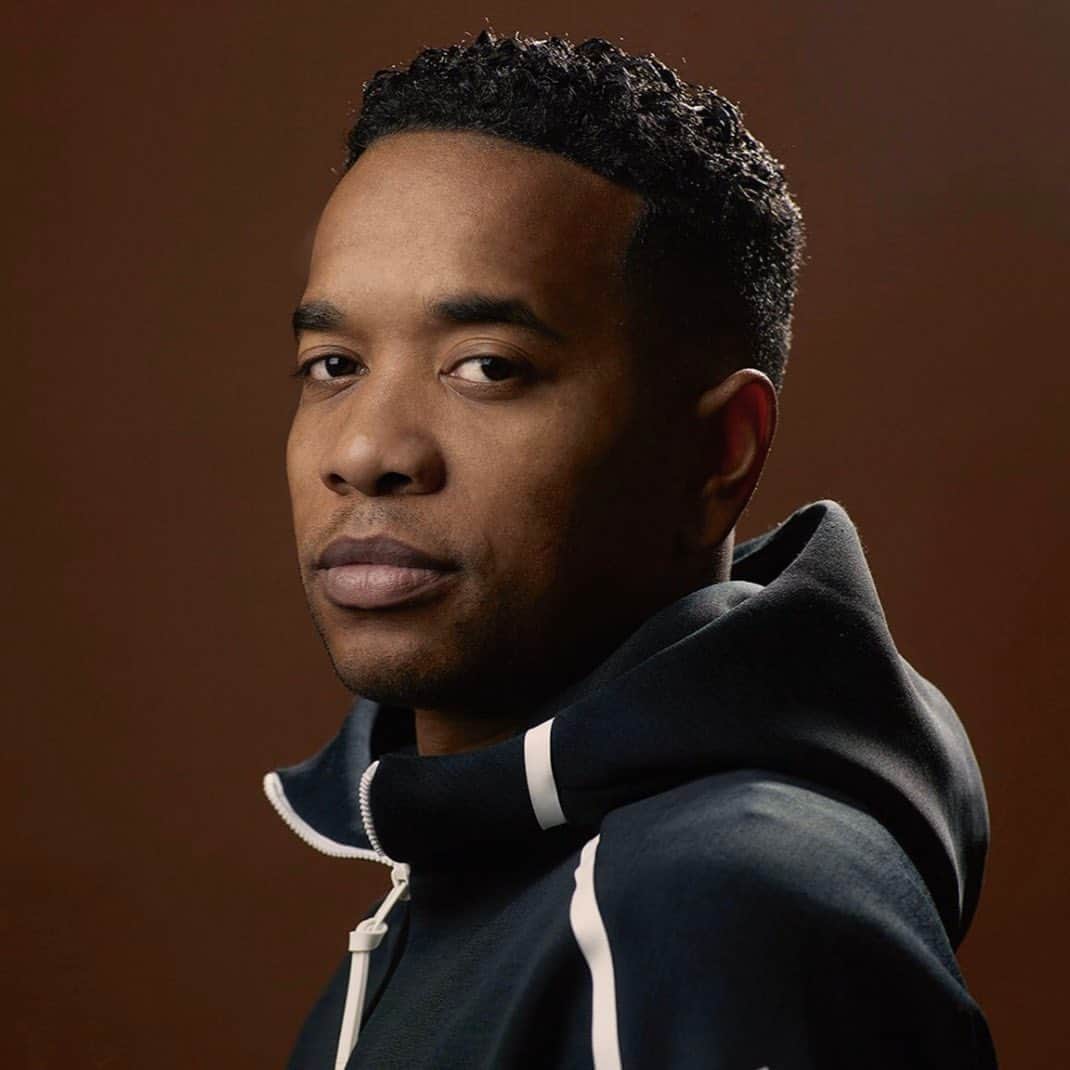 ウルビー・エマヌエルソンのインスタグラム：「I am a BLACK MAN!...... I build .... I don’t tear down other BLACK MEN! ....I have get the pain of being torn down and I have decided I will be deliberate about building others!  If I didn’t tag you, please don’t be offended. I tried to pick people I thought would do this challenge!! All too often, we men find it easier to criticise each other, instead of building each other up. With all the negativity going around let’s do something positive!! 🌟 Upload 1 picture of yourself... Only you. Then tag as many brothers to do the same. Let’s build ourselves up, instead of tearing ourselves down 🖤✊🏾 COPY AND PASTE ✊🏾🖤 If I tagged you, don’t disappoint me!!」