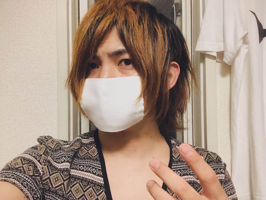 加部輝（ウルトラ寿司ふぁいやー）のインスタグラム：「‪カベノマスク‬ ‪#アベノマスク‬」