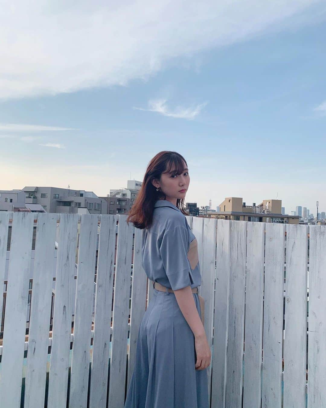 高井真菜さんのインスタグラム写真 - (高井真菜Instagram)「6月の18時はこんなに明るい #私服　 #redyazel」6月6日 20時54分 - mana_takai