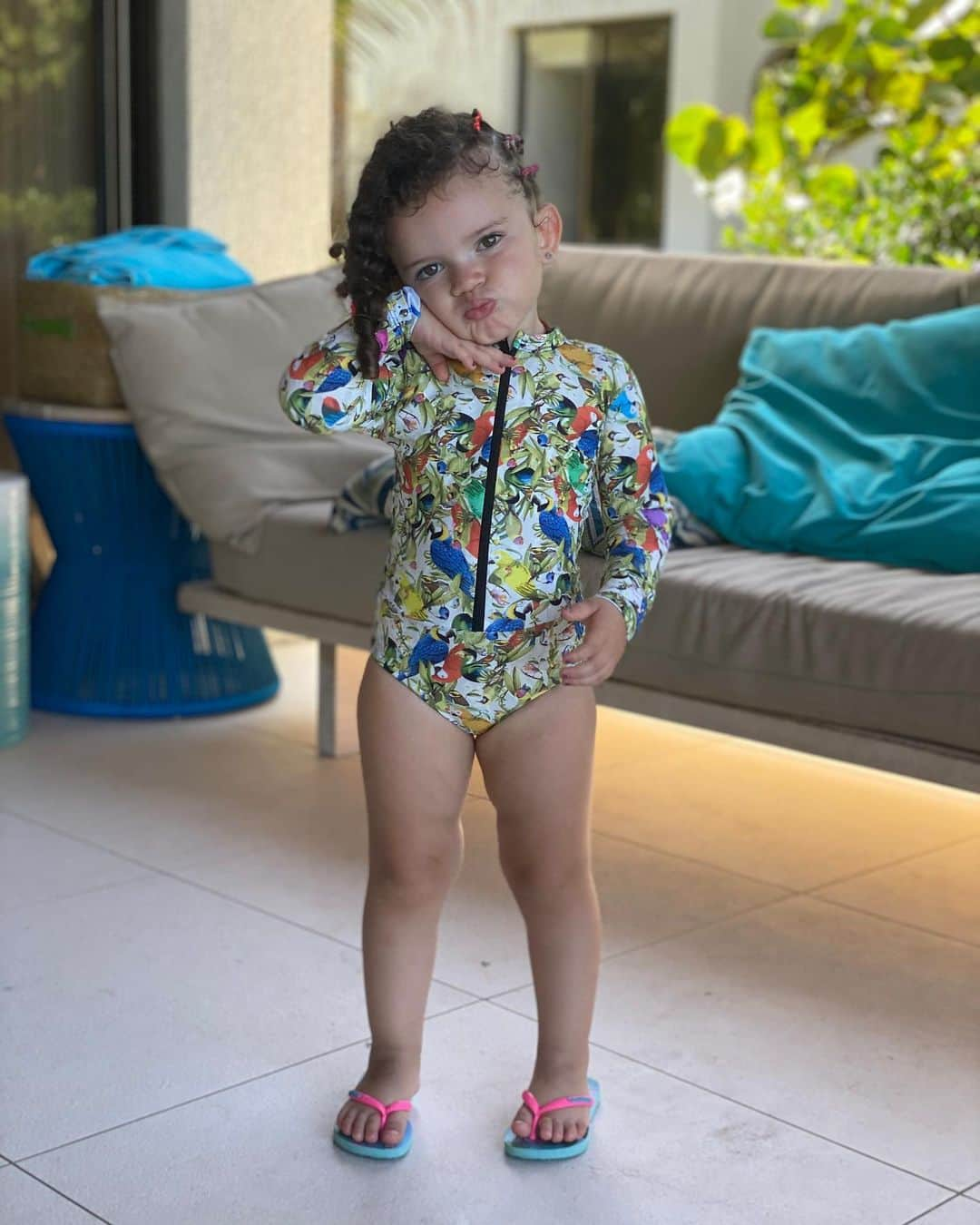 エデルソン・モラレスさんのインスタグラム写真 - (エデルソン・モラレスInstagram)「Parabéns a minha pequena princesa 👸 te amo ❤️ 💙 3 aninho de muita saúde e amor.  Sou tão grato a Deus pelo seu Crescimento e saúde.  God bless you my Love 💙 #yasminfaz3 #gratidao」6月6日 20時54分 - ederson93