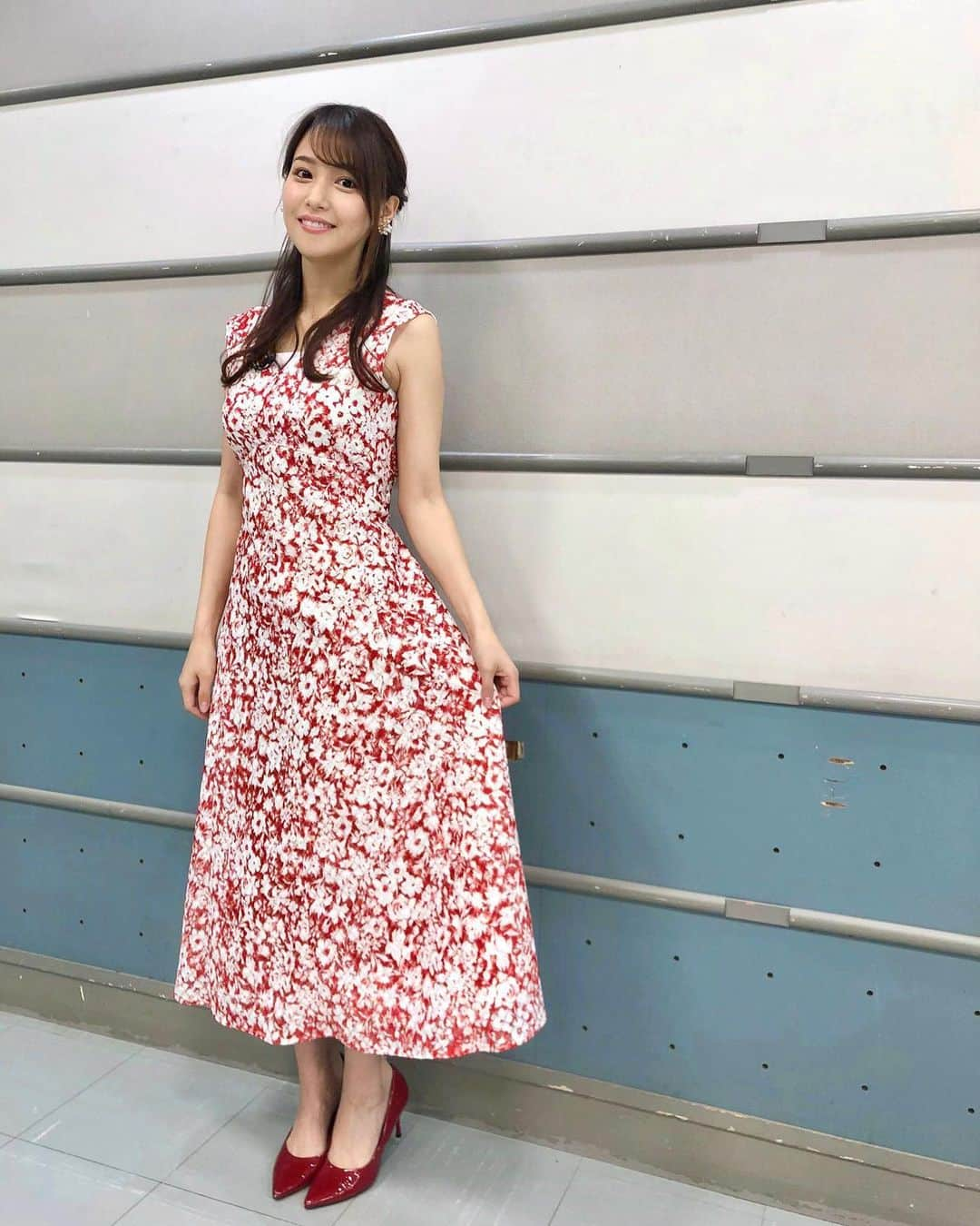 鷲見玲奈さんのインスタグラム写真 - (鷲見玲奈Instagram)「. 炎の体育会TVに出演させて頂きました✨ マスク被るの新鮮で楽しかったです☺️ . 生放送も、見ていてドキドキして楽しかったぁー！！ . . 衣装は、@and.couture のものです🌸 . さぁ、明日は安田記念！！！ みんなのKEIBAで予想的中できるように頑張ります💪 . . #炎の体育会TV #マスクドアナウンサー #体育会TV #みんなのKEIBA」6月6日 21時01分 - sumi__reina