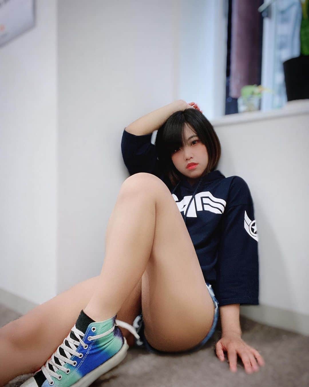 SIRIUSさんのインスタグラム写真 - (SIRIUSInstagram)「#tbt 今天沒拍新的 舊的撐一波 這一套好像蠻適合我的 . . #dailylook #cute #kawaii #smile #stayhome #staysafe #stayhealthy #legs #tights #stockings #taiwanesegirl #japan #girl #fitness #quarantine #instadaily #instagood #fashion  #コーデ #ファッション #かわいい #美脚 #タイツ #ストッキング #美尻  #穿搭 #腿控 #個性」6月6日 12時27分 - sirius_4102