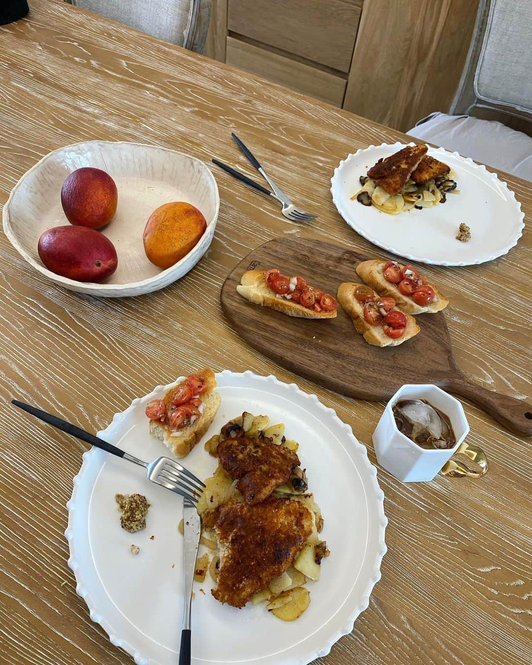 ハン・チェアさんのインスタグラム写真 - (ハン・チェアInstagram)「#맛점하세요」6月6日 12時46分 - chaea_han
