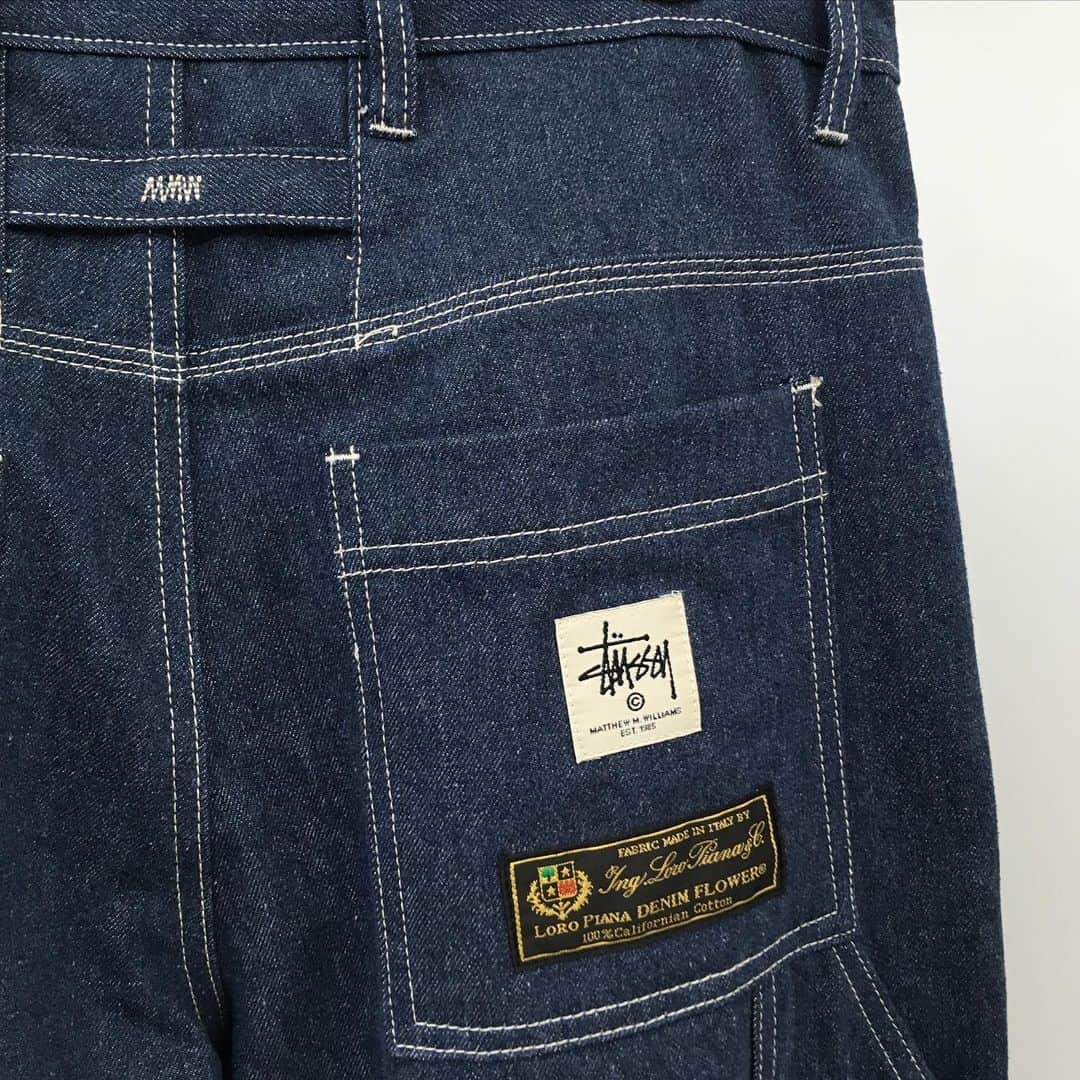 のインスタグラム：「Matthew M. Williams ( 1017 ALYX 9SM ) × STUSSY Collaboration has arrived at ELIMINATOR. . ▪︎DENIM CARPENTER PANTS  in Loro Piana Denim Flower . #alyx #alyxstudio #1017alyx9sm #matthewwilliams #nickknight #showstudio #newcollection #military #mackintosh #nike #nikemmw #uk #dior #diorhomme #streetfashion #streetstyle #streetwear #cobrabuckle #eliminator #tokyo #daikanyama #instafashion #instastyle #mensfashion #menswear #stussy #collaboration」