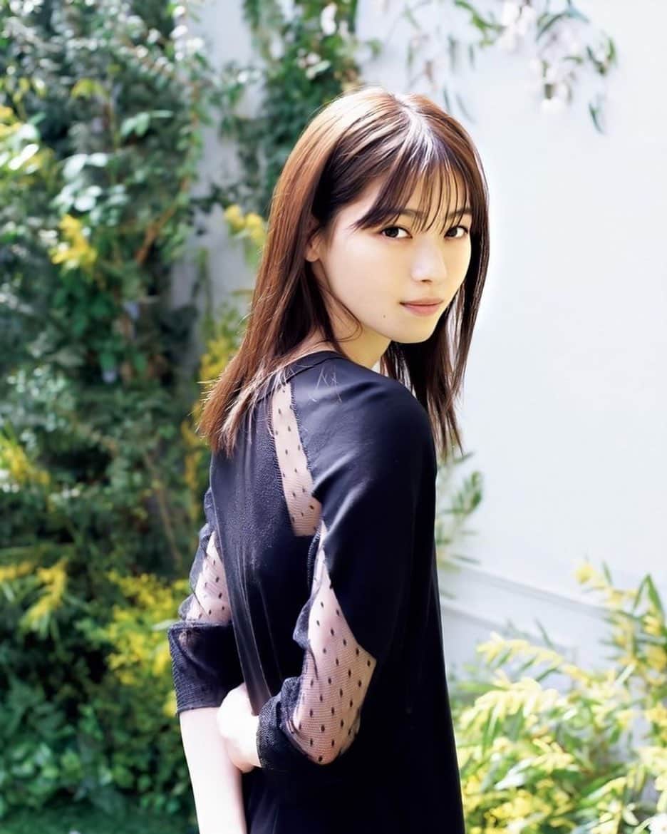 西野七瀬fanのインスタグラム：「・ #西野七瀬 #なぁちゃん #ななせまる #ななせ #にしのななせ #にゃー #なーちゃん #nishinonanase  #乃木坂46 #nogizaka46  #雑誌 #nonno  #26 #birthday  #どいや丸軍団 #七瀬組  #乃木坂ちゃんリスペクト軍団」
