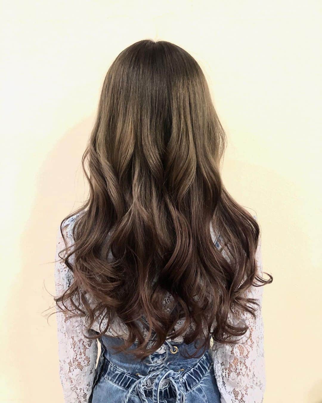 salon PRATiNO(サロンプラチノ)のインスタグラム：「. 💓ナチュラルベージュピンク 　グラデーション💓. . ナチュラルベージュから ほんのりピンクにグラデーション🌹 エレガントな仕上がりに🥰 . . 【CLAVIS PRATINO】 ◇月曜日～土曜日 10:00～20:00 ◇日曜日 10:00～18:00 ※定休日なし ※時間外はお問い合わせください。 愛知県名古屋市中区錦3-4-19石垣ビル７Ｆ ☎︎052-962-7017 . #hairstyle #hair #cornrow #braids #clavispratino #spiralperm #pratino #hairsalon #nagoya #haircolor #love #派手髪 #外国人風カラー #バレイヤージュ #グラデーション #コーンロウ #ブレイズ #スパイラルパーマ #特殊ヘア #ブラックヘア #美容室 #ヘアサロン #ヘアスタイル #ヘアカラー #クラビスプラチノ #名古屋 #栄 #錦」