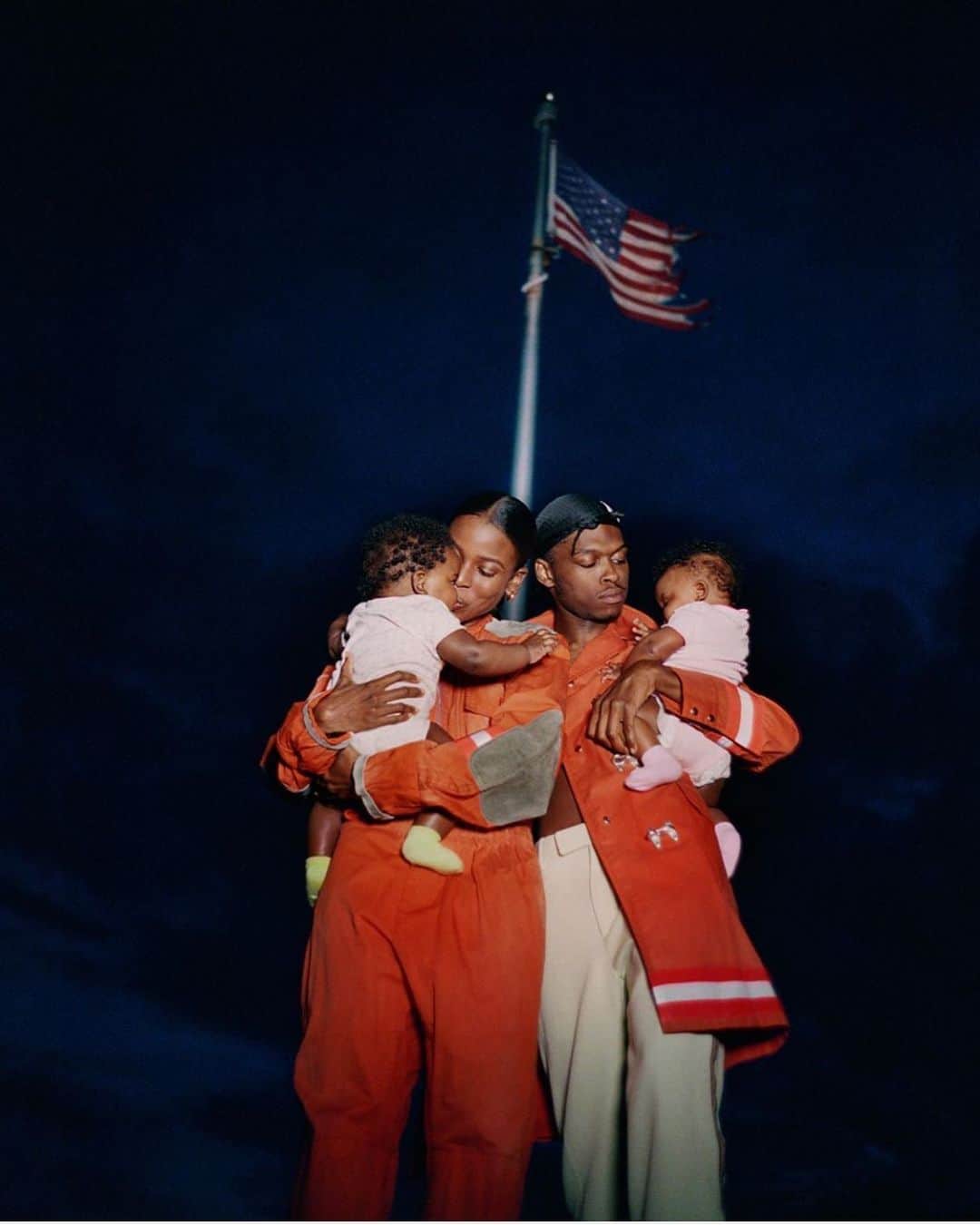 leslie & dani & harriのインスタグラム：「Image by @tylersphotos “All America family photo”」
