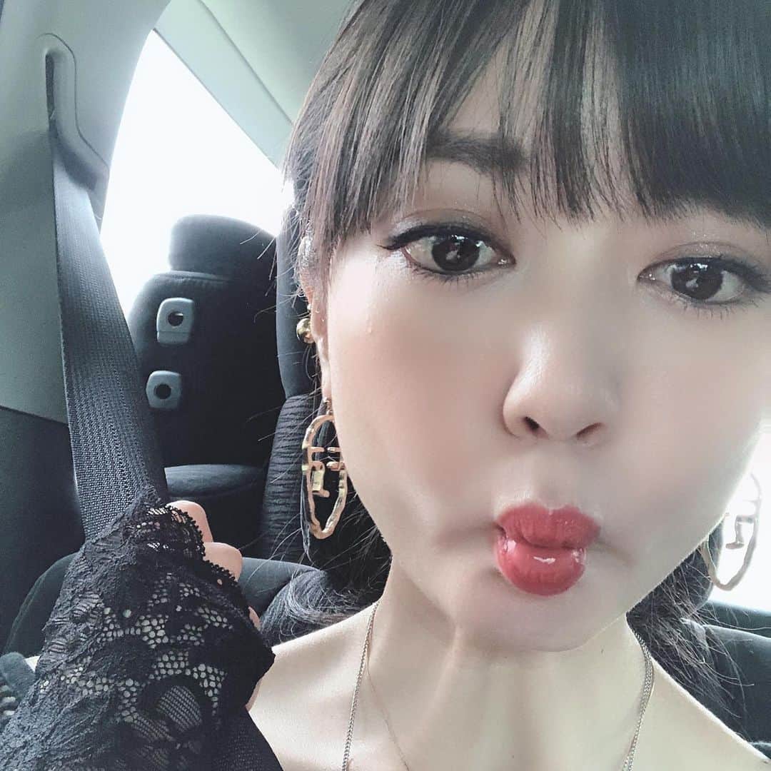 瑛蓮のインスタグラム：「鉢植えの九条ねぎが、まんまるの花を咲かせ、わたしを喜ばせる。  #瑛蓮 #九条ねぎ」