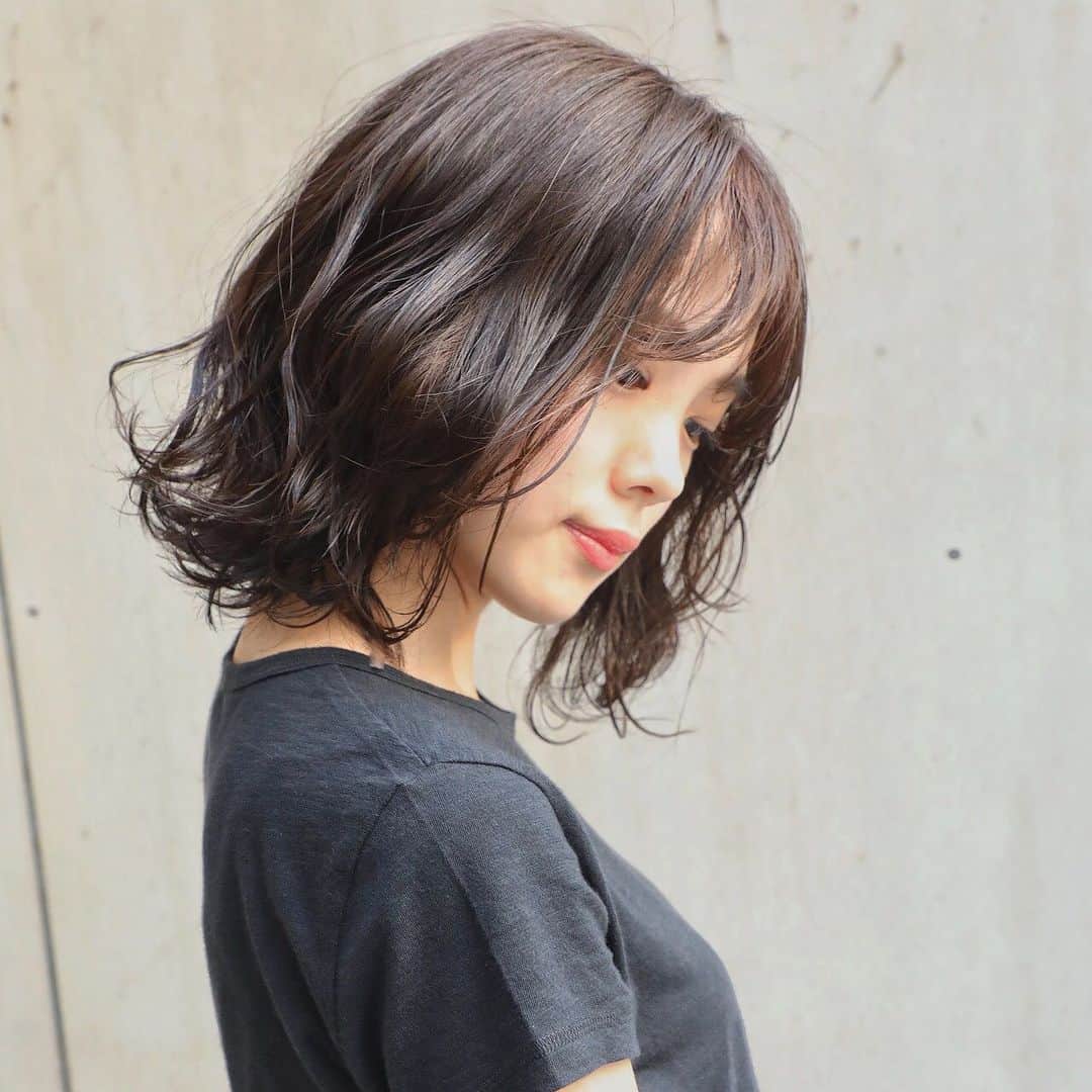 中山来未のインスタグラム：「新しい色とスタイリング⇦ hair by kaito ＊GARTEに通わせてもらって3年くらい経つんですが、スタイリストの方がどんどん増えてそれでいて1人1人がアーティストで個性があって素敵な集団だなと思いました個人的に＊ 原宿です！ぜひ！」