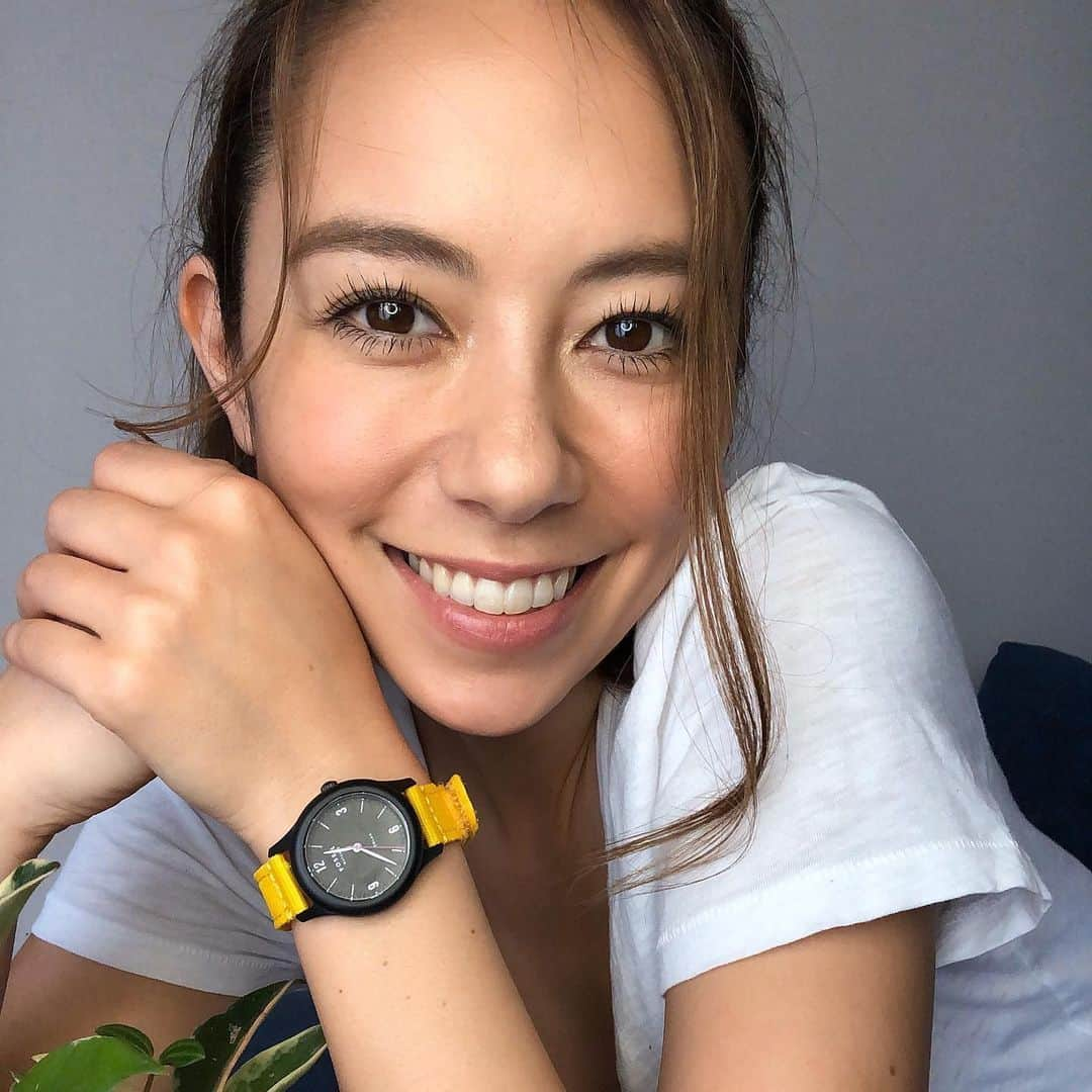 鮎河ナオミさんのインスタグラム写真 - (鮎河ナオミInstagram)「@Fossil ’s limited edition solar powered watch☀️ . It comes with 5 different colored straps made from recycled plastic bottles💙💚💛🧡❤️ Also, a tree will be planted in your honor when you purchase this watch🌳 . アースデー50周年を記念して発売された @Fossil のソーラーパワーウォッチ✨5色のストラップは廃棄ペットボトルから作られています💙💚💛🧡❤️ . . . . . #fossil #fossilstyle #solarpowered #MakeTimeForGood #フォッシル #plantatree #morecolorsmorefun #loveit」6月6日 15時21分 - naomiayukawa