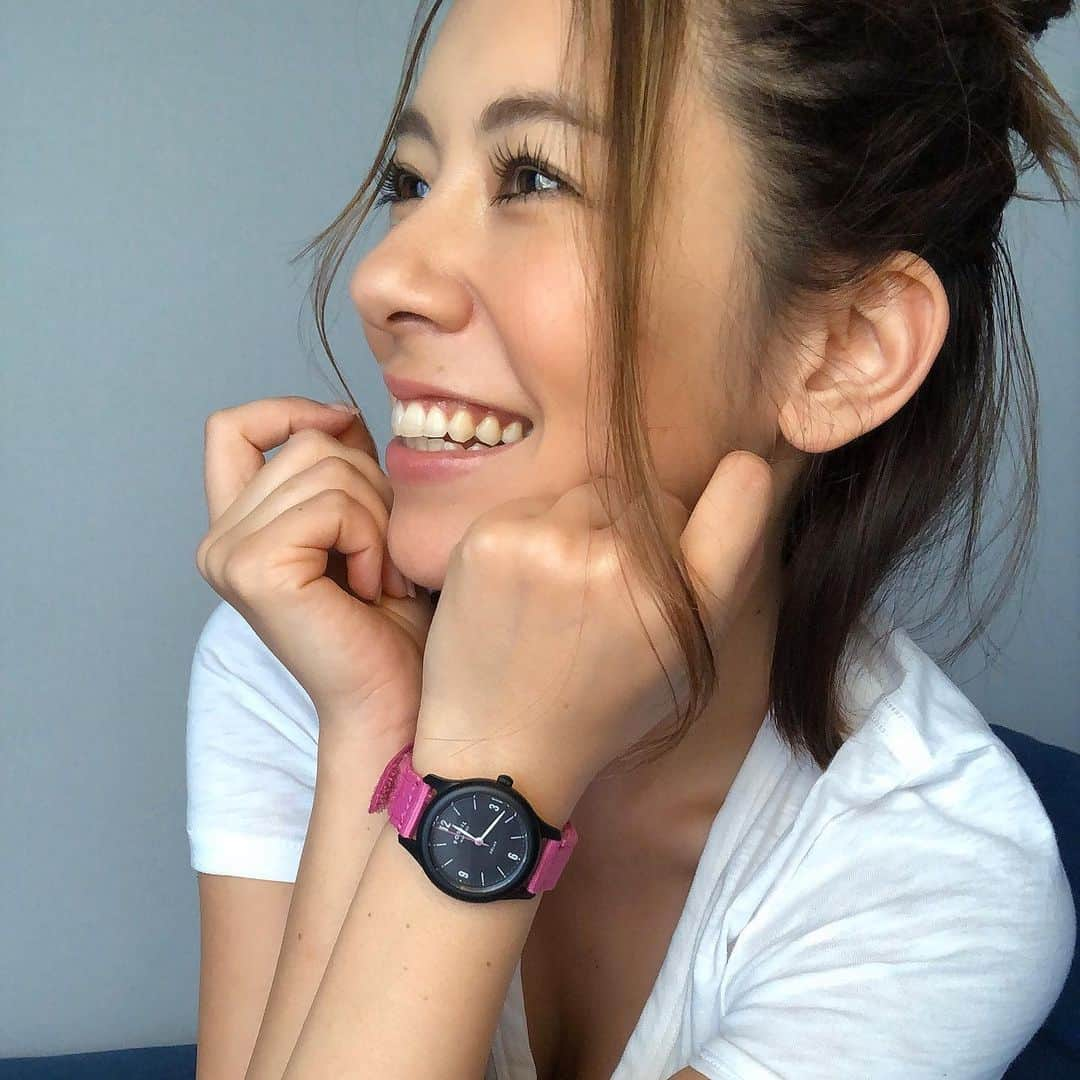 鮎河ナオミさんのインスタグラム写真 - (鮎河ナオミInstagram)「@Fossil ’s limited edition solar powered watch☀️ . It comes with 5 different colored straps made from recycled plastic bottles💙💚💛🧡❤️ Also, a tree will be planted in your honor when you purchase this watch🌳 . アースデー50周年を記念して発売された @Fossil のソーラーパワーウォッチ✨5色のストラップは廃棄ペットボトルから作られています💙💚💛🧡❤️ . . . . . #fossil #fossilstyle #solarpowered #MakeTimeForGood #フォッシル #plantatree #morecolorsmorefun #loveit」6月6日 15時21分 - naomiayukawa