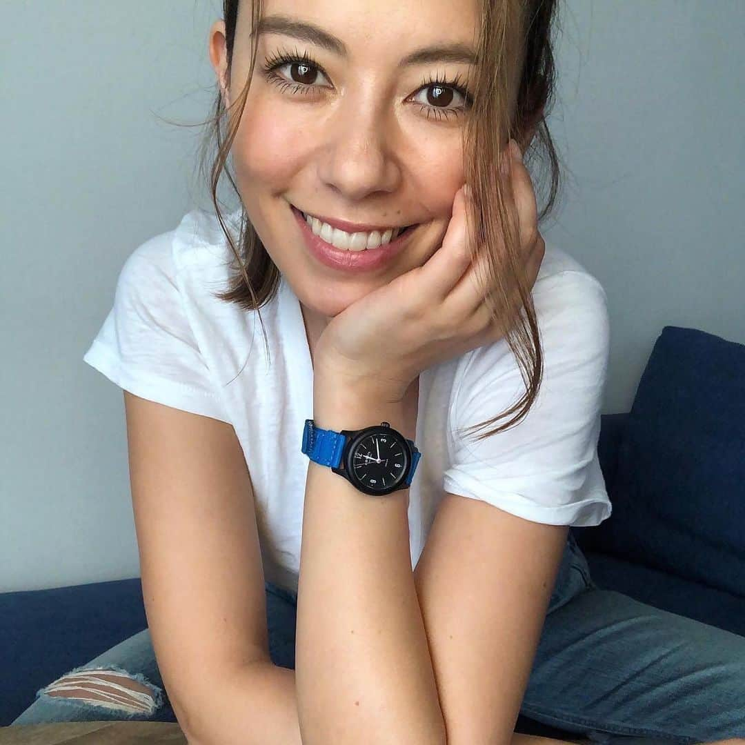 鮎河ナオミさんのインスタグラム写真 - (鮎河ナオミInstagram)「@Fossil ’s limited edition solar powered watch☀️ . It comes with 5 different colored straps made from recycled plastic bottles💙💚💛🧡❤️ Also, a tree will be planted in your honor when you purchase this watch🌳 . アースデー50周年を記念して発売された @Fossil のソーラーパワーウォッチ✨5色のストラップは廃棄ペットボトルから作られています💙💚💛🧡❤️ . . . . . #fossil #fossilstyle #solarpowered #MakeTimeForGood #フォッシル #plantatree #morecolorsmorefun #loveit」6月6日 15時21分 - naomiayukawa