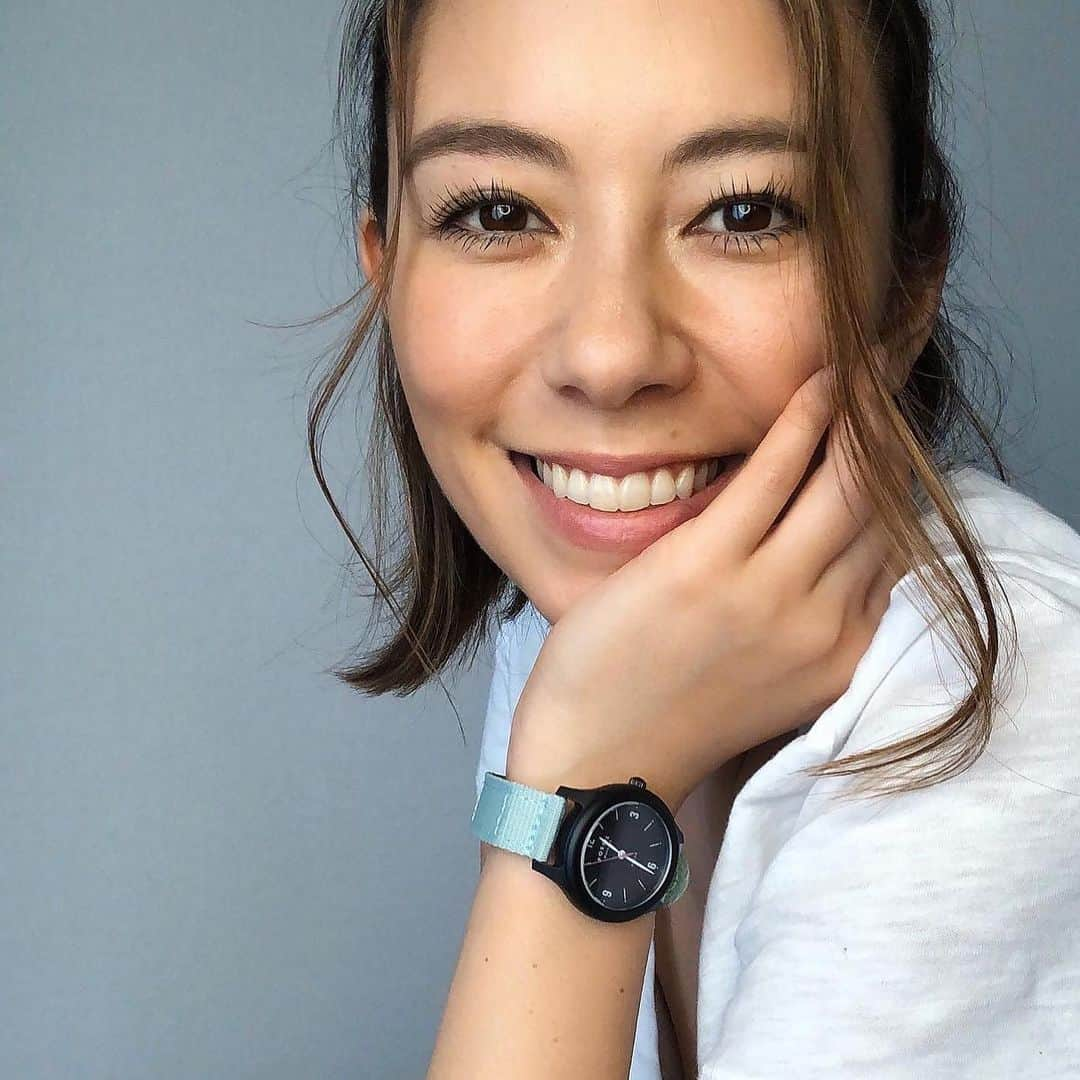 鮎河ナオミさんのインスタグラム写真 - (鮎河ナオミInstagram)「@Fossil ’s limited edition solar powered watch☀️ . It comes with 5 different colored straps made from recycled plastic bottles💙💚💛🧡❤️ Also, a tree will be planted in your honor when you purchase this watch🌳 . アースデー50周年を記念して発売された @Fossil のソーラーパワーウォッチ✨5色のストラップは廃棄ペットボトルから作られています💙💚💛🧡❤️ . . . . . #fossil #fossilstyle #solarpowered #MakeTimeForGood #フォッシル #plantatree #morecolorsmorefun #loveit」6月6日 15時21分 - naomiayukawa