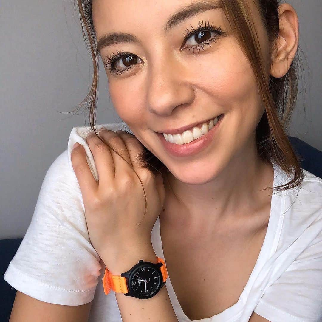 鮎河ナオミさんのインスタグラム写真 - (鮎河ナオミInstagram)「@Fossil ’s limited edition solar powered watch☀️ . It comes with 5 different colored straps made from recycled plastic bottles💙💚💛🧡❤️ Also, a tree will be planted in your honor when you purchase this watch🌳 . アースデー50周年を記念して発売された @Fossil のソーラーパワーウォッチ✨5色のストラップは廃棄ペットボトルから作られています💙💚💛🧡❤️ . . . . . #fossil #fossilstyle #solarpowered #MakeTimeForGood #フォッシル #plantatree #morecolorsmorefun #loveit」6月6日 15時21分 - naomiayukawa