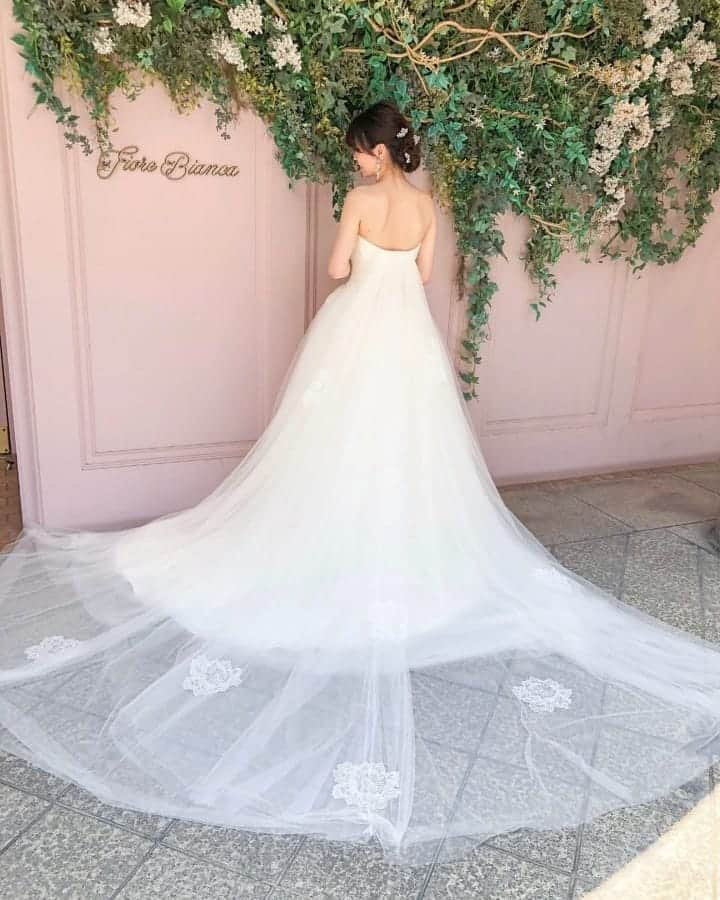 Dresses (ドレッシーズ)さんのインスタグラム写真 - (Dresses (ドレッシーズ)Instagram)「ドレスショップ @fiorebianca_wedding (フィオーレビアンカ)のオリジナルドレス特集【保存版】 ここでしか出逢えないドレス。レースや素材にこだわった、日本の花嫁さまの為にデザインされた特別なドレスです。 ドレスのお問い合わせは@dresses_weddingdress までDM💌 お気軽にお問い合わせください♡  #ウェディングドレス #プレ花嫁 #ドレッシーズ #ドレッシーズ花嫁 #マーメイドドレス  #スレンダードレス #フォトウェディング #ロケーションフォトウェディング #ロケーションフォト #大人花嫁 #30代花嫁  #ナチュラルウェディング」6月6日 15時28分 - dresses_weddings