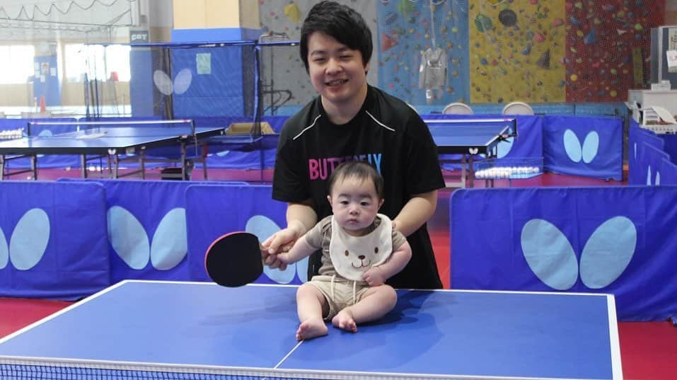 岸川聖也のインスタグラム：「初めての卓球👶🏻🏓 #卓球 #Tabletennis #息子 #son」