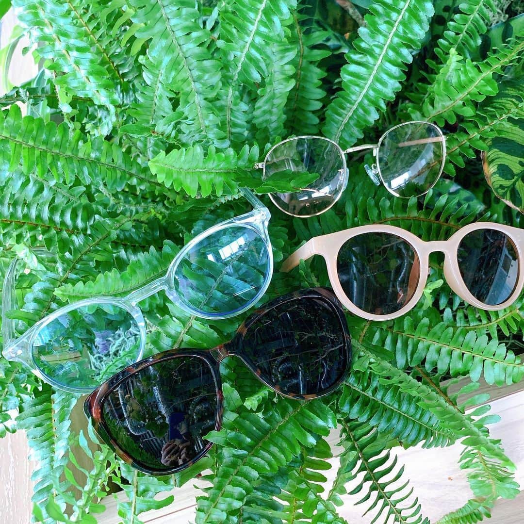 Me%さんのインスタグラム写真 - (Me%Instagram)「Sunglasses ————— カラーフレームカラーサングラス(item885933) テンプルメッキカラーサングラス(item885929)  ミルキーフレームサングラス(item871814) キャットフレームサングラス(item885927)  夏のファッションアイコンに欠かせないサングラス！ 毎年Me%で人気のミルキーフレームシリーズはもちろん、カラーグラスや、クリアやキャットアイフレームと種類もイロイロ！ ————— #mepercent #sunglasses #summer #clear #color #catframe」6月6日 15時59分 - me_percent