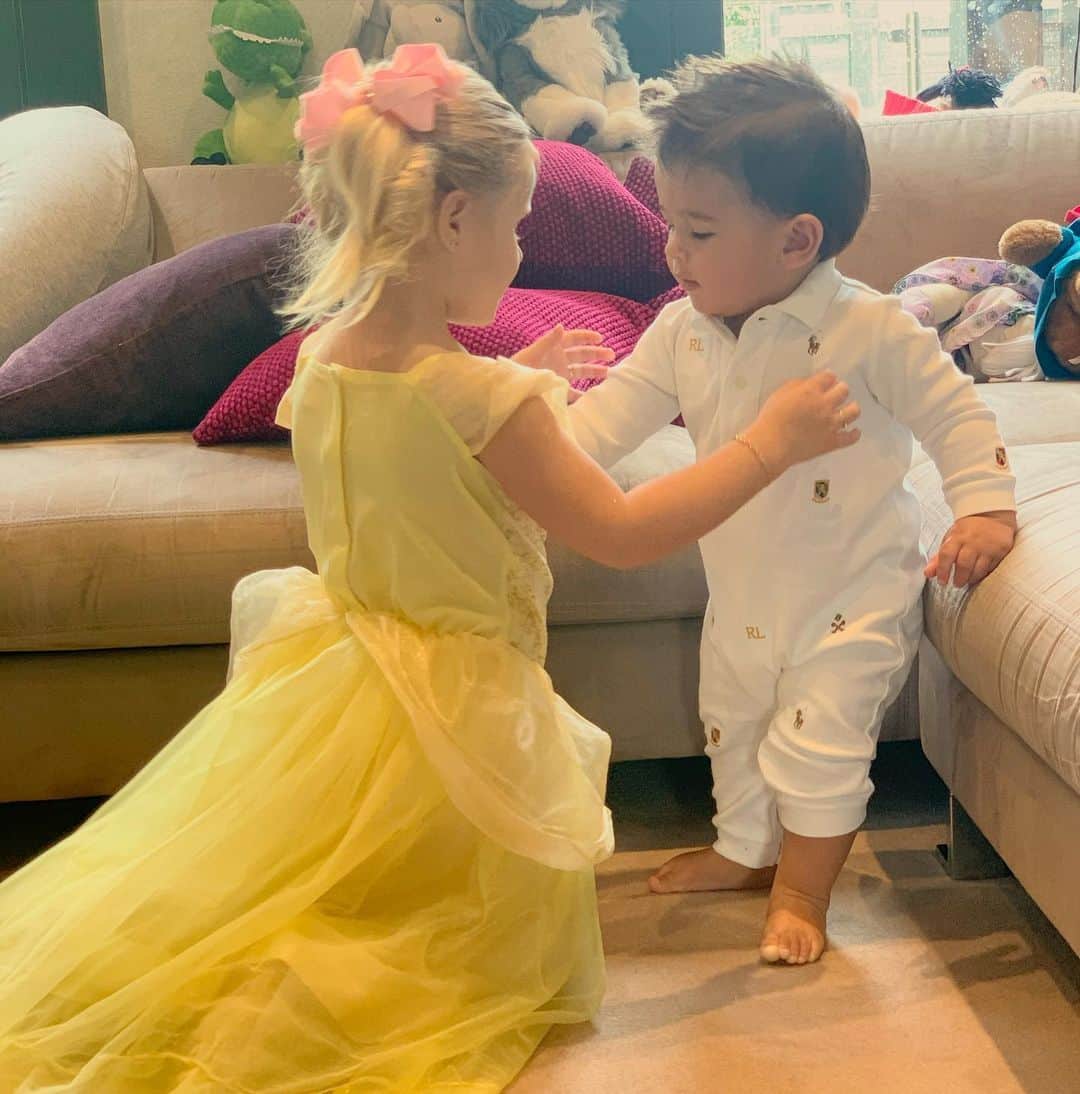 ナタリア・ベッカーのインスタグラム：「Once upon a time... 👸🏼🤴🏻」