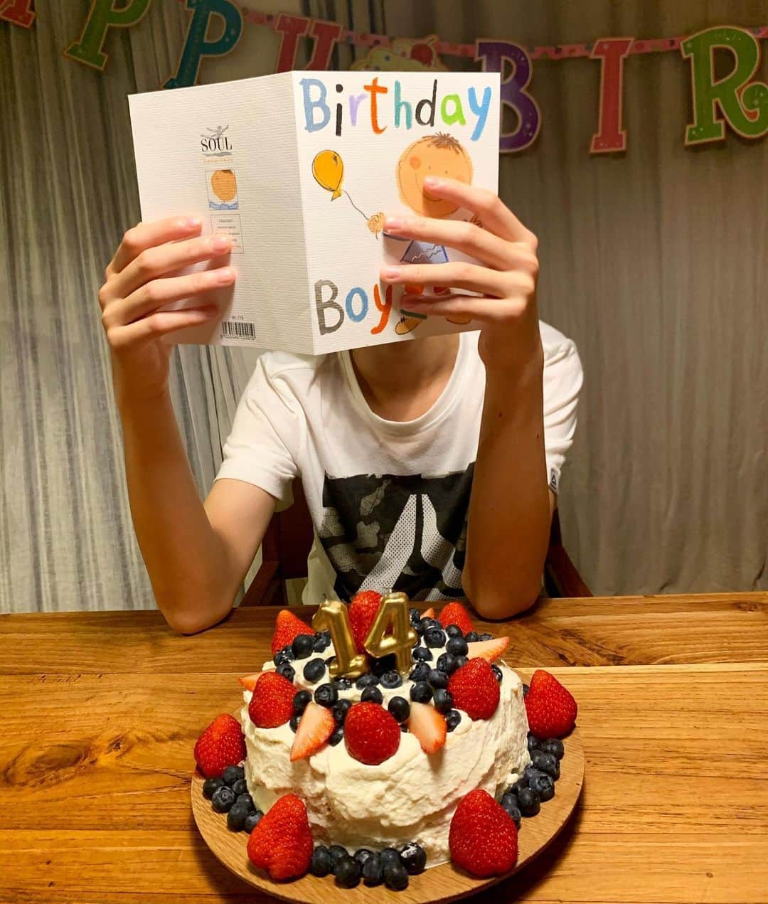 AYUMIさんのインスタグラム写真 - (AYUMIInstagram)「お祝いのケーキ🎂 14歳のお誕生日も、赤ちゃんの頃から 焼き続けている天然酵母のケーキで お祝いができて、うれしいです デコレーションは娘と☺️ . . #AYUMIご飯 #birthdaycake #いつもの味 #天然酵母のケーキ #1番おいしいって #ありがとう #今日という日にも感謝して」6月6日 21時24分 - ayumiayunco