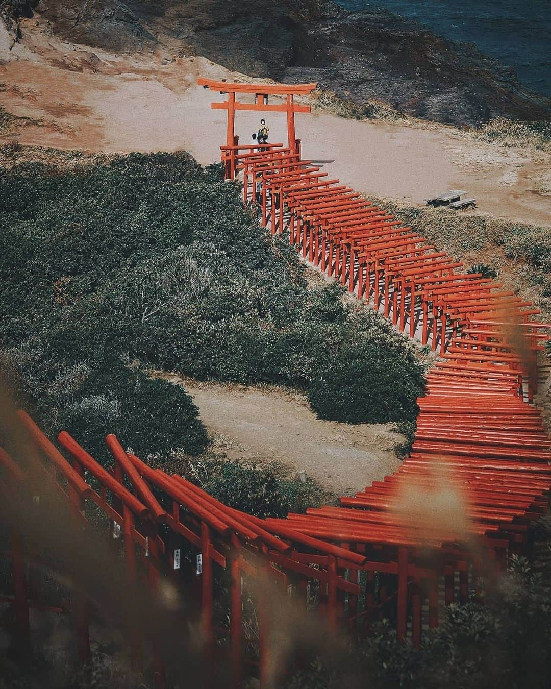 Berlin Tokyoさんのインスタグラム写真 - (Berlin TokyoInstagram)「Clear sky stretching out over the red snake. . . . #hellofrom Yamaguchi #japan」6月6日 21時24分 - tokio_kid