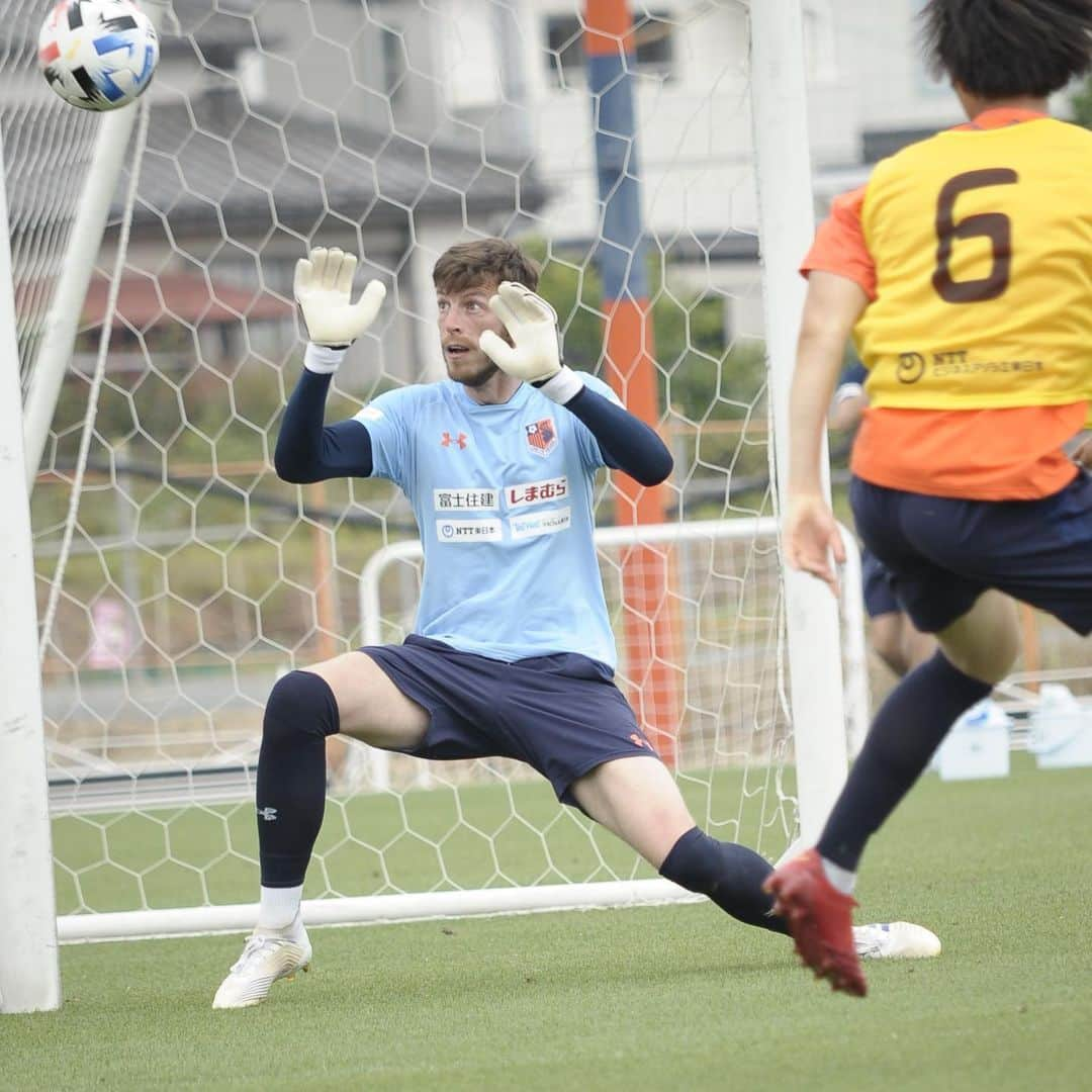 大宮アルディージャさんのインスタグラム写真 - (大宮アルディージャInstagram)「リーグ再開まであと3週間🔥⚽️💪🏻 本日のトレーニングの様子を📸  #大宮アルディージャ #ardija #Jリーグ #WINWIN  #14貴司 #40クリャイッチ #11侃志 #21加藤 #37髙田 #5俊輝 #3河本 #27戸島」6月6日 16時37分 - omiya.ardija