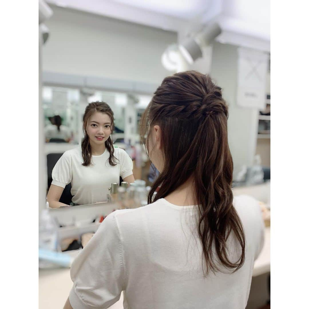 加藤里奈（カトリーナ）さんのインスタグラム写真 - (加藤里奈（カトリーナ）Instagram)「💚💚💚 NHK『ウイークエンド中部』 カトリーナのおもしろ検定 「ドッグ検定」観て下さった方、 ありがとうございました🐶 問題はいかがでしたか！？ * ‪ 衣装は、 ✔️tops @m.deux_official ✔️skirt @m.deux_official ✔️pumps @gu_global @gu_for_all_ エムドゥの新作でした😙 * トップスは他にブラック、ラベンダー があります🖤💜 パフスリーブがかわいい💕 * スカートはフォーマルにもばっちりな 総レースの珍しいロングタイプ！ 他にベージュとブルーがあります🧡💙 落ち着いた色味なので女性らしく品がある コーディネートができます👸🏼 スワイプ4枚目に動画も載せました🎥 * 髪型は @su_ko777 さんでした👩🏻 前髪伸びまくりの私の髪型を めちゃ可愛く仕上げて頂きました😍😍 S字バンクがお気に入り！！ありがとうございました🙏✨ * #NHK #衣装 #mdeux #アラサーコーデ #今日の服 #ヘアアレンジ #コーディネート #アナウンサー #フリーアナウンサー #資格 #資格取得 #資格勉強 ‪#大人の勉強垢 #ドッグ検定 #ロングスカート #大人の勉強垢さんと繋がりたい #パフスリーブ #エムドゥ #春ニット #スカートコーデ #レーススカート #s字バング #社会人 #フォーマルコーデ #毎日コーデ #coordinate #ootd #オトナ女子 #お仕事コーデ #大人コーデ」6月6日 16時52分 - rinakatoktriiina