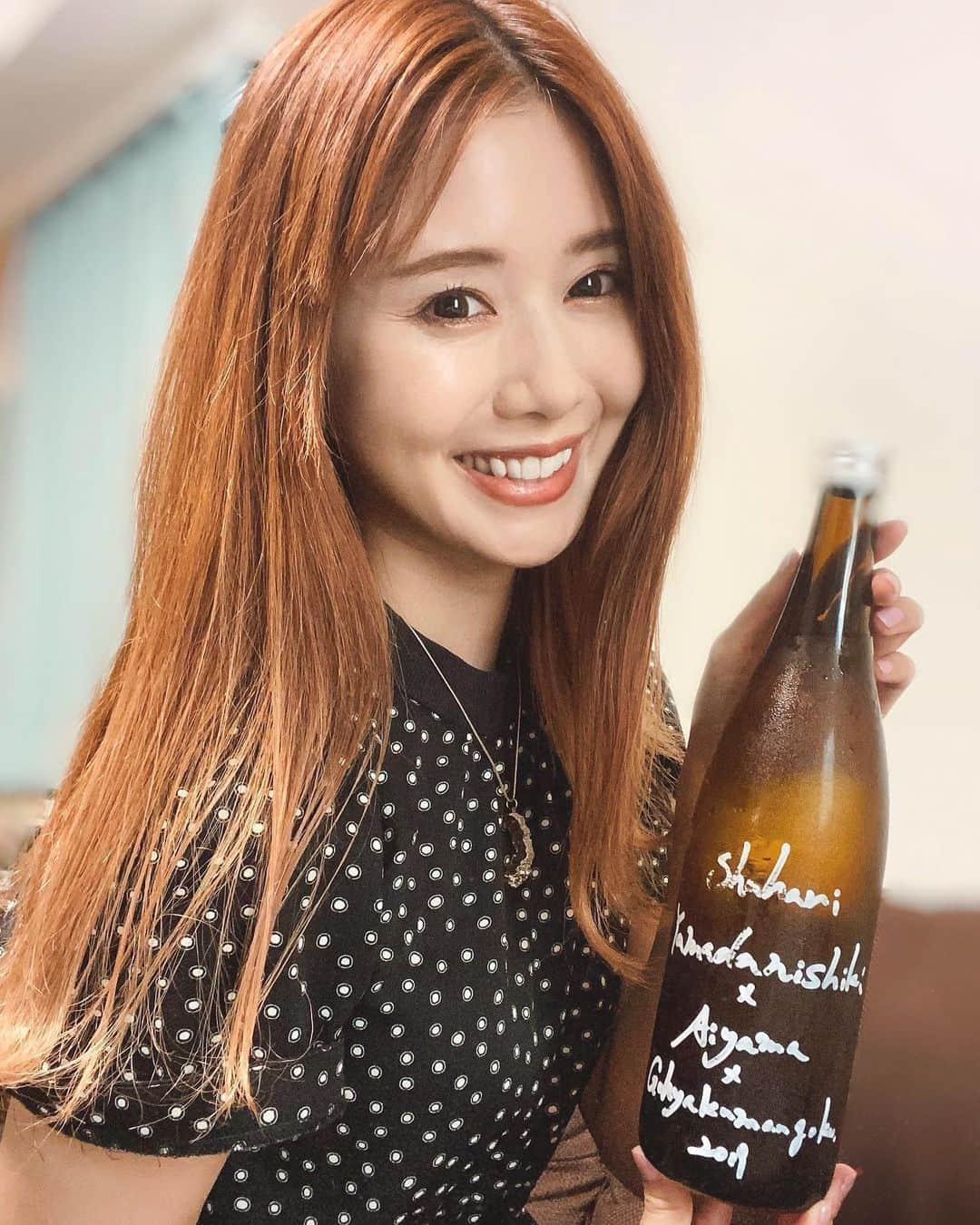 一木美里さんのインスタグラム写真 - (一木美里Instagram)「✨🍶🍶🍶✨﻿ ﻿ 今年残念ながら延期になってしまった﻿ #CRAFTSAKEWEEK がオンラインで楽しめるSakenomyOnlineTastieg🍶🌸﻿ 澤屋まつもと#松本酒造 さんの回に参加しました💓﻿ ﻿ 貴重なお酒✨#守破離 saido2016 はじめ﻿ ３種類の日本酒が先に届いて📦﻿ ZOOMでおうちで楽しめました🖥✨﻿ ﻿ 蔵元さんと直接つながりながら﻿ 日本酒や蔵にまつわるストーリーや歴史、﻿ 日本酒造りの哲学などを伺ったり﻿ お酒のペアリングについてもお話を聞けて﻿ とても楽しくて勉強になりました😋💓﻿ どのお酒もすごく美味しい…💕﻿ ﻿ 次回は﻿ 6月13日14:00～15:30 #一白水成﻿ 6月13日18:00～19:30 #七本鎗﻿ ﻿ @sakenomy_official リンクから申し込めます🤍﻿ ﻿ #日本酒#sakenomy#sake﻿ #craftsakeweek#お酒#ペアリング﻿ #オンライン飲み会#zoom飲み会」6月6日 16時52分 - misato_ichiki