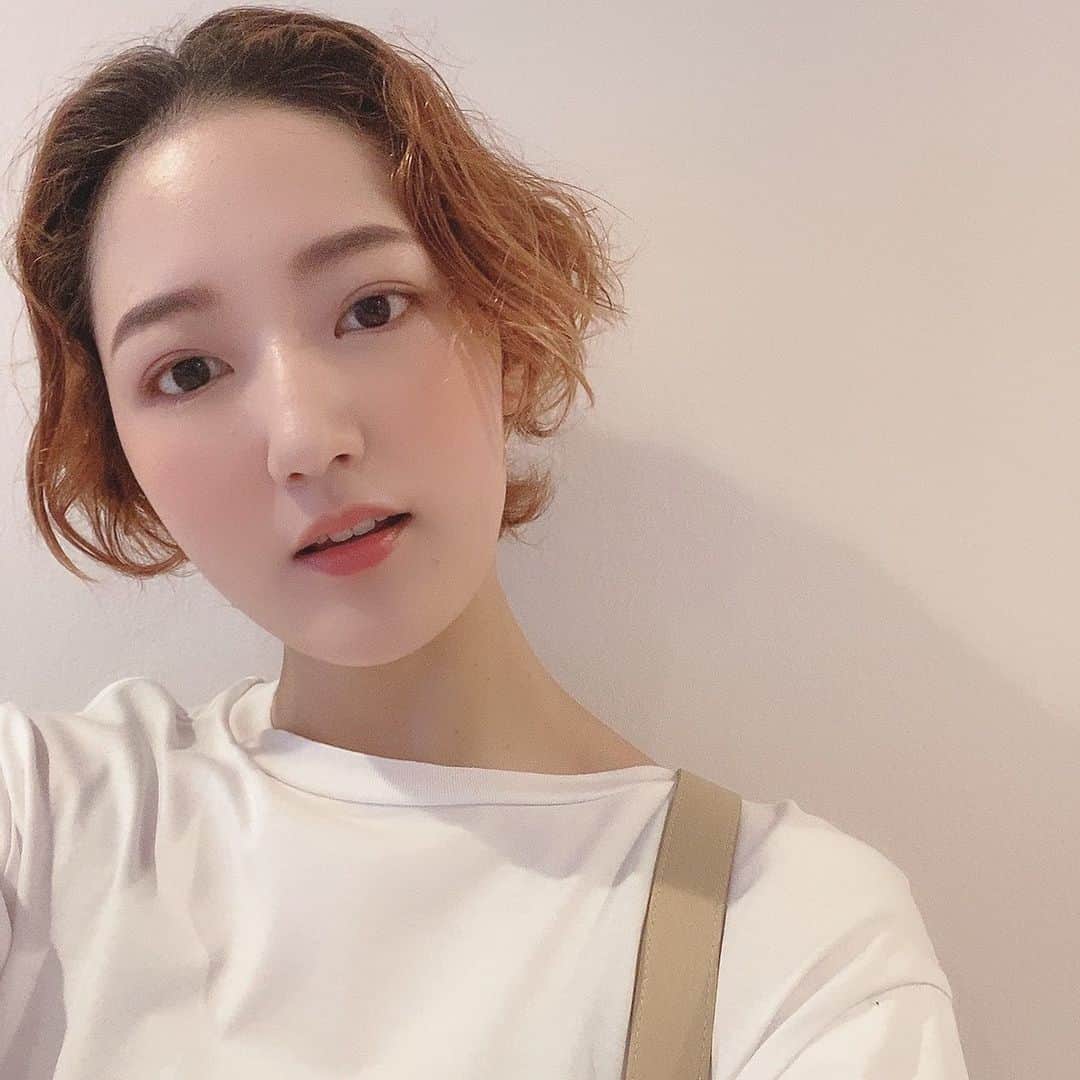 花野じゅりあさんのインスタグラム写真 花野じゅりあinstagram 髪 伸びましたね クセ毛が本気を出す季節 クセ毛 のびかけショート ナチュラルメイク 6月6日 17時30分 Julia Hanano