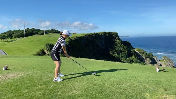 宮里美香のインスタグラム：「*** 🏌️‍♀️⛳️ . . #golf #okinawa #beautifulview  #ゴルフ #沖縄 #サザンリンクスゴルフクラブ  #景色最高 #絶景」