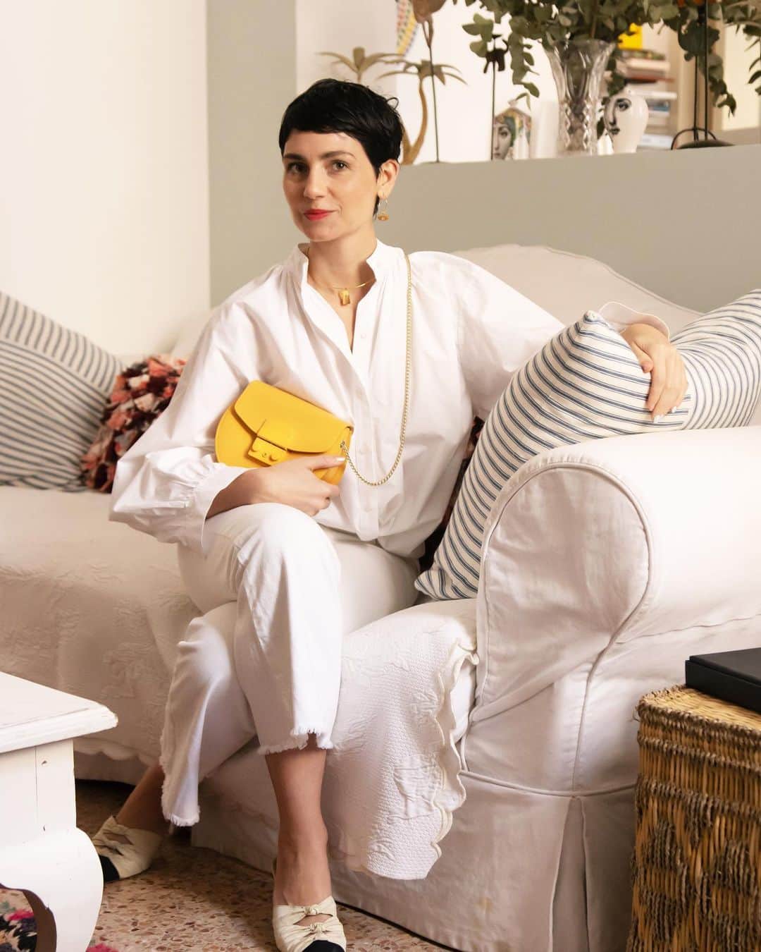 フルラさんのインスタグラム写真 - (フルラInstagram)「@evageraldine’s home provides space to dream, discover and reflect on creativity. Furla Metropolis complements Eva’s style and playful spirit.  #furlametropolis #thefurlasociety #furlafeeling #newcollection #furla #accessories #fashion」6月6日 19時04分 - furla