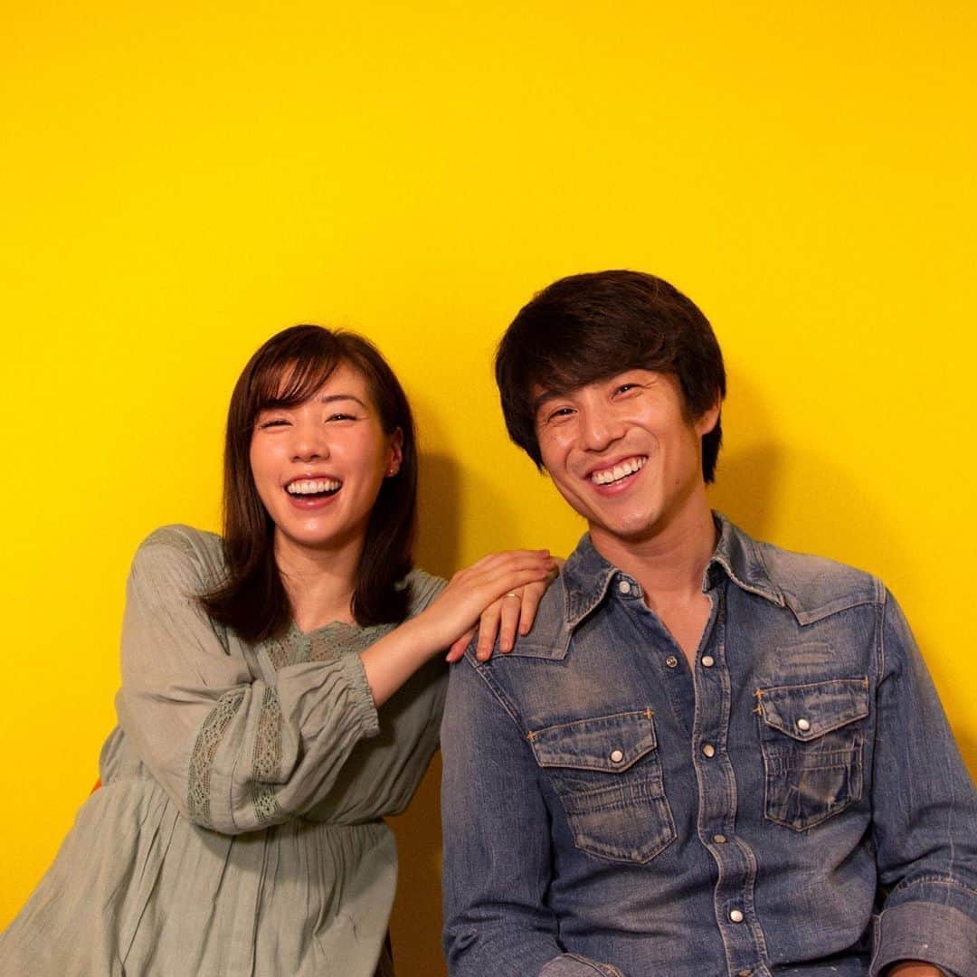 仲里依紗のインスタグラム：「. 本日、夜11時30分からNHKにて リモートドラマ「Living」に キツネさんと夫婦役で自宅で2人芝居してます☺️ 結婚してからは初の夫婦共演です💕 . 久々のキツネさんと共演は 恥ずかしかったけど 楽しい時間だったな✨ . 是非みてみてね〜❤️❤️❤️ .  #living  #リモートドラマ #NHK」