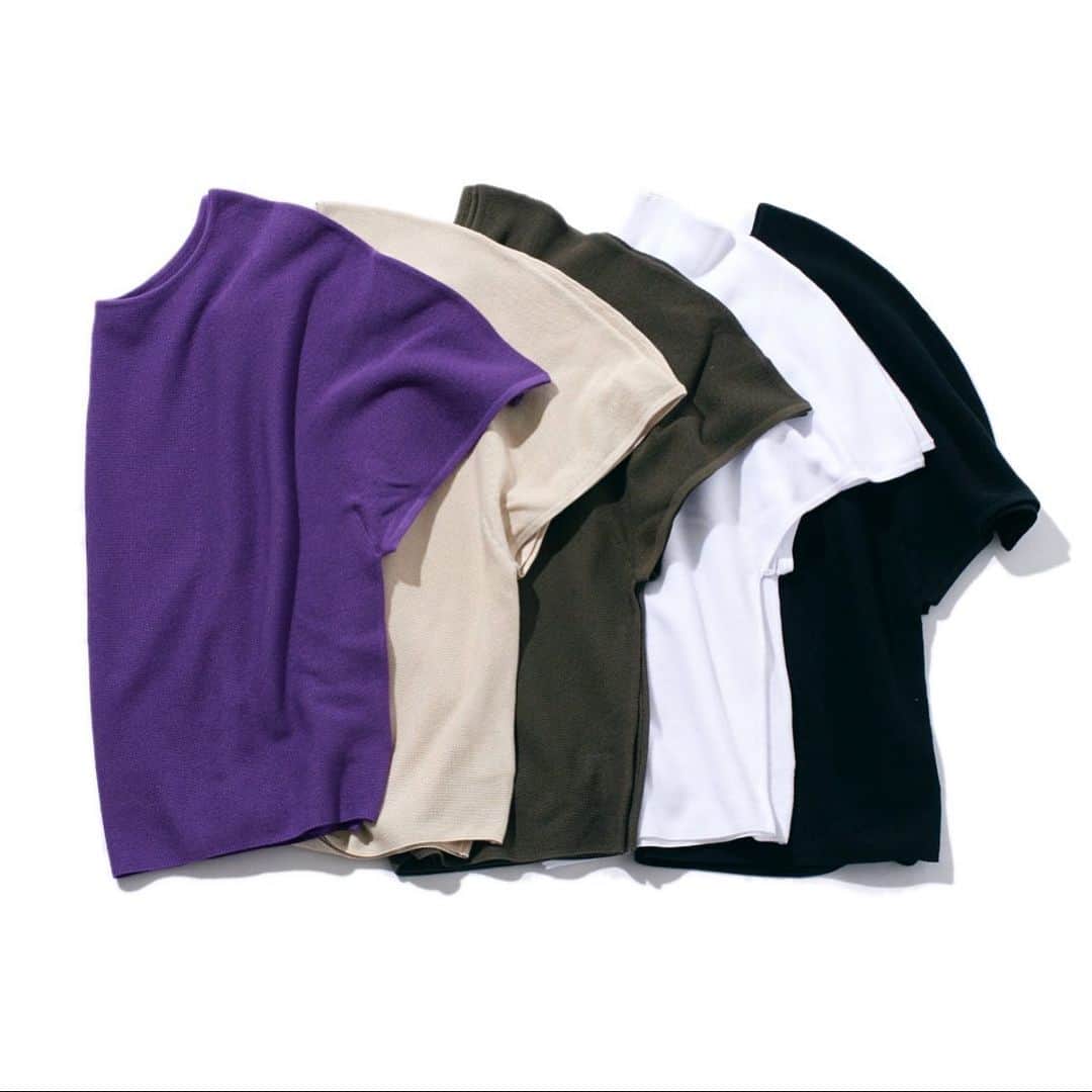 clearimpression_officialさんのインスタグラム写真 - (clearimpression_officialInstagram)「【recommend item】﻿ 清涼感のある素材感で、気温が上がるこれからの時期におすすめの1枚。﻿ 二の腕が隠れる袖丈で1枚でも着やすく、程よくゆとりのあるサイズも嬉しいポイント。﻿ ベーシックなデザインでボトムを選ばず、色違いで欲しくなるニット。﻿ ﻿ ﻿ ✔︎綿モダールドルマンニット﻿ （No.02170008）﻿ ﻿ color: ・white・beige・purple・khaki・black﻿ ¥5,900＋tax→¥4,130＋tax﻿ ﻿ ﻿ SUMMER SALE開催中﻿ 詳細は、プロフィールのURLからご覧くださいませ﻿ ﻿ ……………………………………………………… ﻿ #clearimpression#クリアインプレッション#2020ss#夏物#summer#リラックスコーデ#ニット#knit#ウォッシャブル#カジュアル#ベーシック#お家でお買い物#お家服#リモートコーデ#イージーケア#セール#sale」6月6日 19時20分 - ined_claro_official