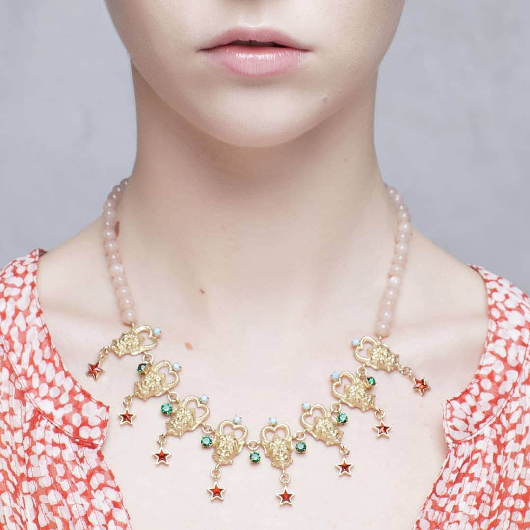 イオッセリアーニさんのインスタグラム写真 - (イオッセリアーニInstagram)「Get ready for summer and create your own cabinet with the precious mix of #puroiosselliani  #iosselliani #iossellianicollections #necklace #sale #earrings #fashionjewelry #jewelrydesign #rome #rings #iossellianirings #puro #bijoux」6月6日 19時16分 - iosselliani