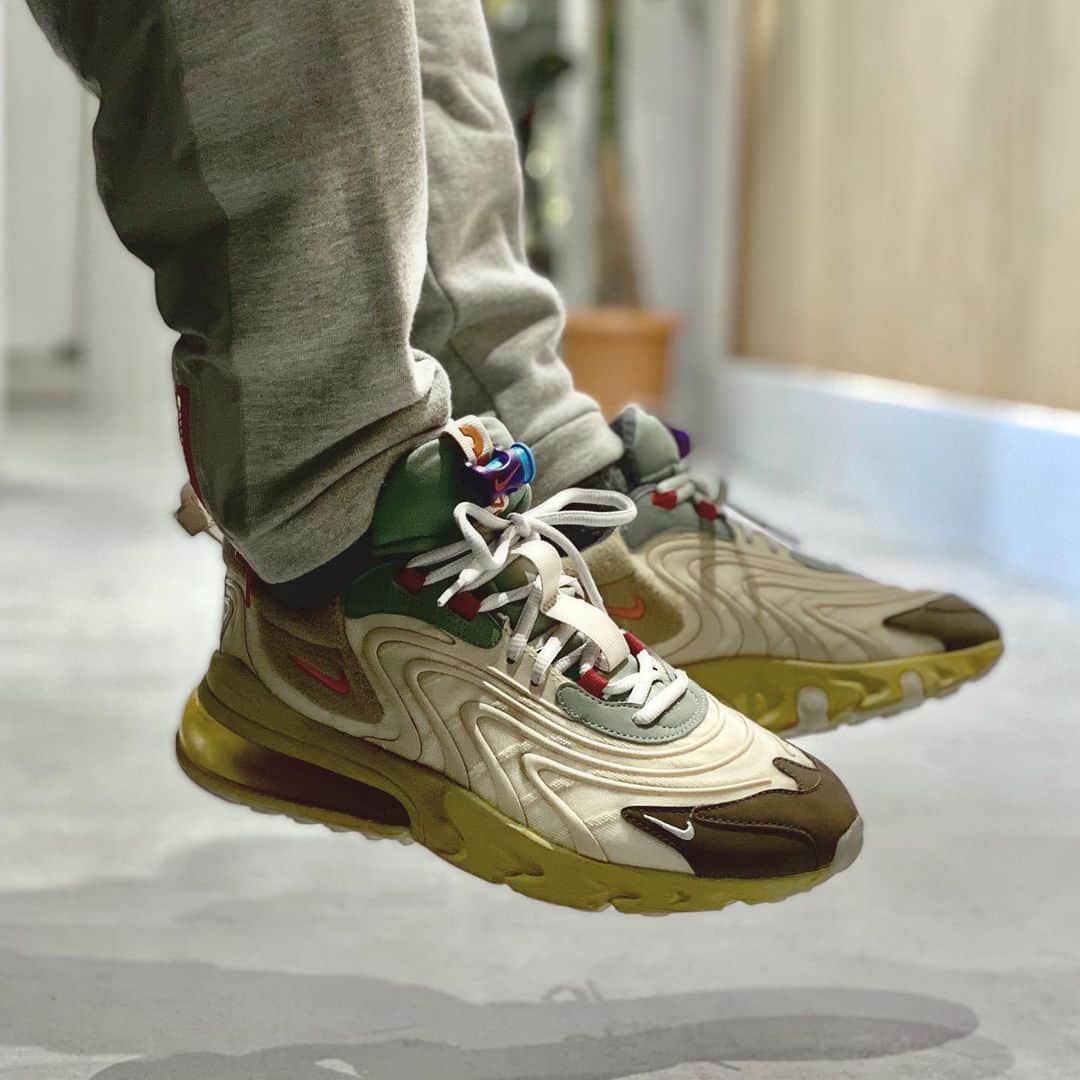 のインスタグラム：「My Kick Game !  #travisscottnike #nike #airmax270 #react #cactustrails #sneakerhead #kickstagram #stayfresh #clean #mykicks」