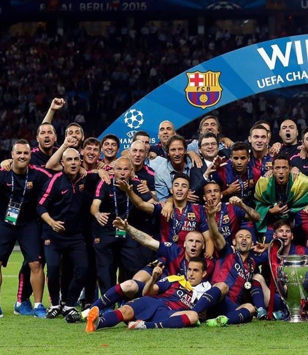ハビエル・マスチェラーノのインスタグラム：「Berlín 5 años 🤩  @fcbarcelona  @championsleague」