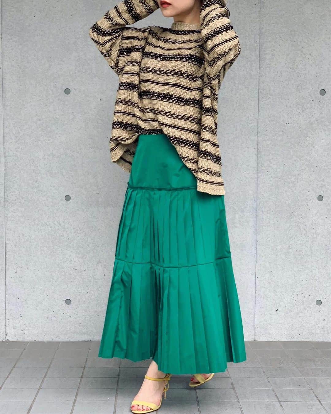 丸山敬太さんのインスタグラム写真 - (丸山敬太Instagram)「﻿ ー KEITA MARUYAMA 2020 Spring &Summer COLLECTION ー﻿ ﻿ スペインインポートのタフタ素材のスカートを合わせたカジュアルなコーディネート。﻿ プリーツの切り替えデザインがシルエットを綺麗に見せてくれます。﻿ ﻿ ✔︎ Splashed Knit pullover﻿ (pink/green/beige)﻿ ¥43,000+tax⇨マークダウン対象商品﻿ ﻿ ✔︎Color taffeta Ⅱ skirt﻿ (green/pink)﻿ ¥76,000+tax﻿ ﻿ ﻿ ーKEITA MARUYAMA WEB STOREー﻿ 🛒https://store-keitamaruyama.com/pc/﻿ ➡︎ @keitamaruyama_official ﻿ ﻿ ー丸山邸ー﻿ ■ 営業日﻿ 木曜日、金曜日、土曜日﻿ ■営業時間﻿ 12:00〜18:00﻿ ﻿ 東京都港区南青山4-25-10 1F﻿ TEL :03-3406-1935 (平日12:00〜17:00)﻿ ﻿ ﻿ #keitamaruyama #ケイタマルヤマ﻿ #ボーダー #ニット #スカート ﻿ #green #pink #Knit #summer #skirt #coordinate」6月6日 21時36分 - keitamaruyama_official