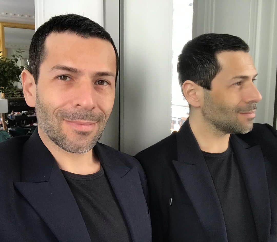 アレクシマビーユのインスタグラム：「Back to short hair / New Me @alexismabille thanks @odilegilbert_official for the #freshcut #summerlook #backtoshorthair #shorthair #facestructure #alexismabille #odilegilbert #haircut #boystyle #man #boyish」