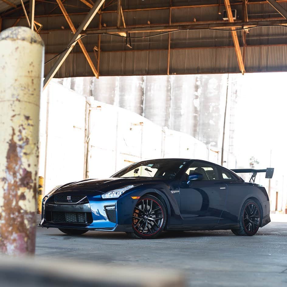 Nissanさんのインスタグラム写真 - (NissanInstagram)「For those who really appreciate a good car. #Nissan #NissanGTR 📸 @ryanpattee_gtr」6月6日 22時03分 - nissan